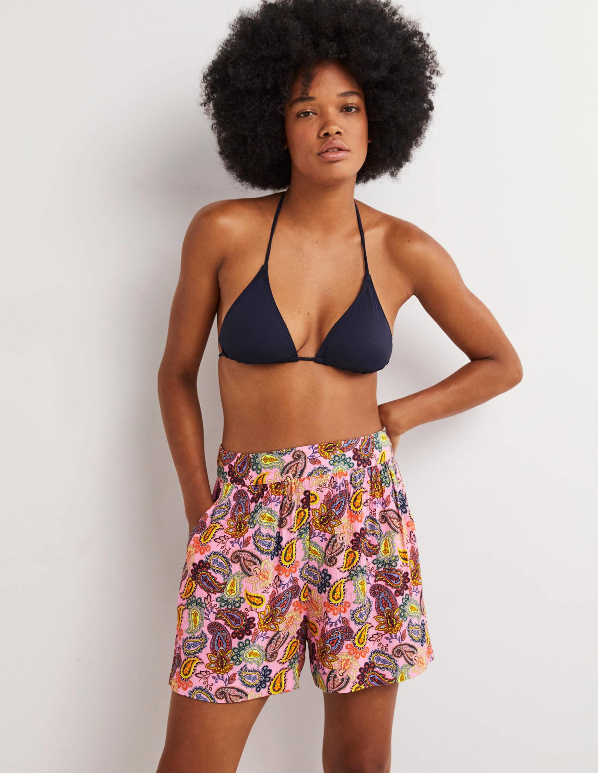 Grace Crinkle-Shorts-Kirschblütenrosa, Paisleymuster - Image 1