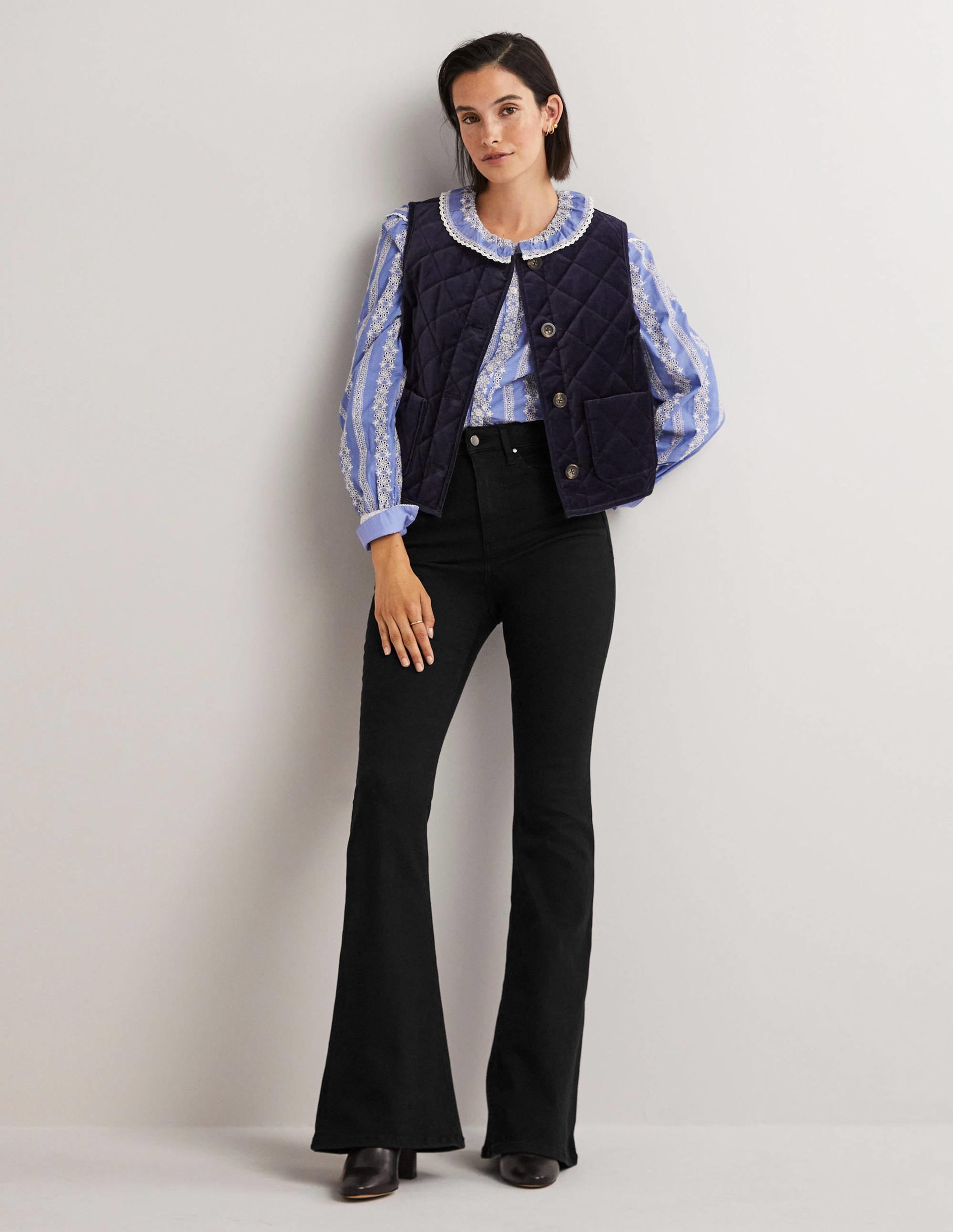 Figurbetonte Jeans mit Schlag und hoher Taille-Schwarz - Image 1