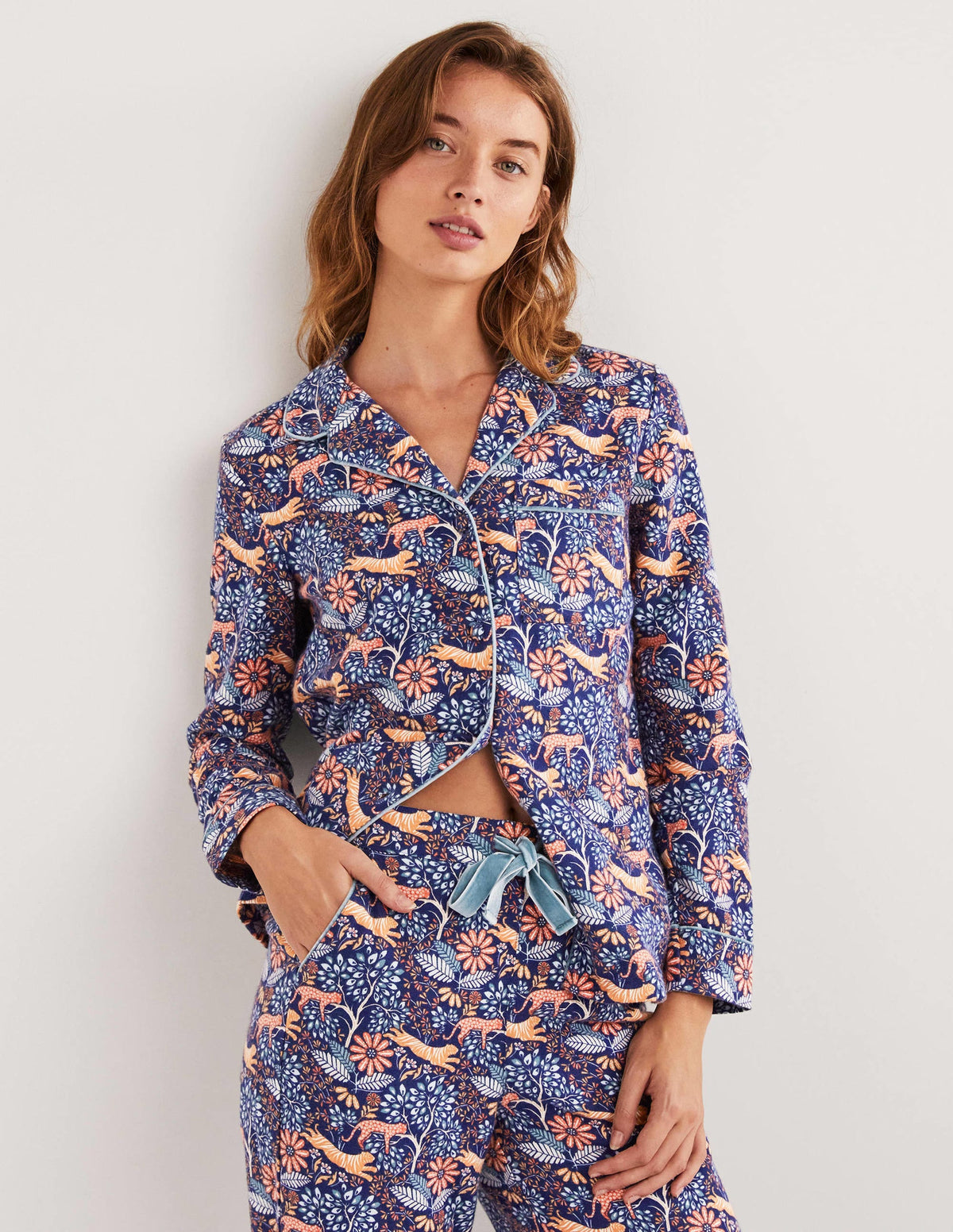 Blue Safari Bloom Cosy Pyjama Set-Gedecktes Orange, Safariblüten-5