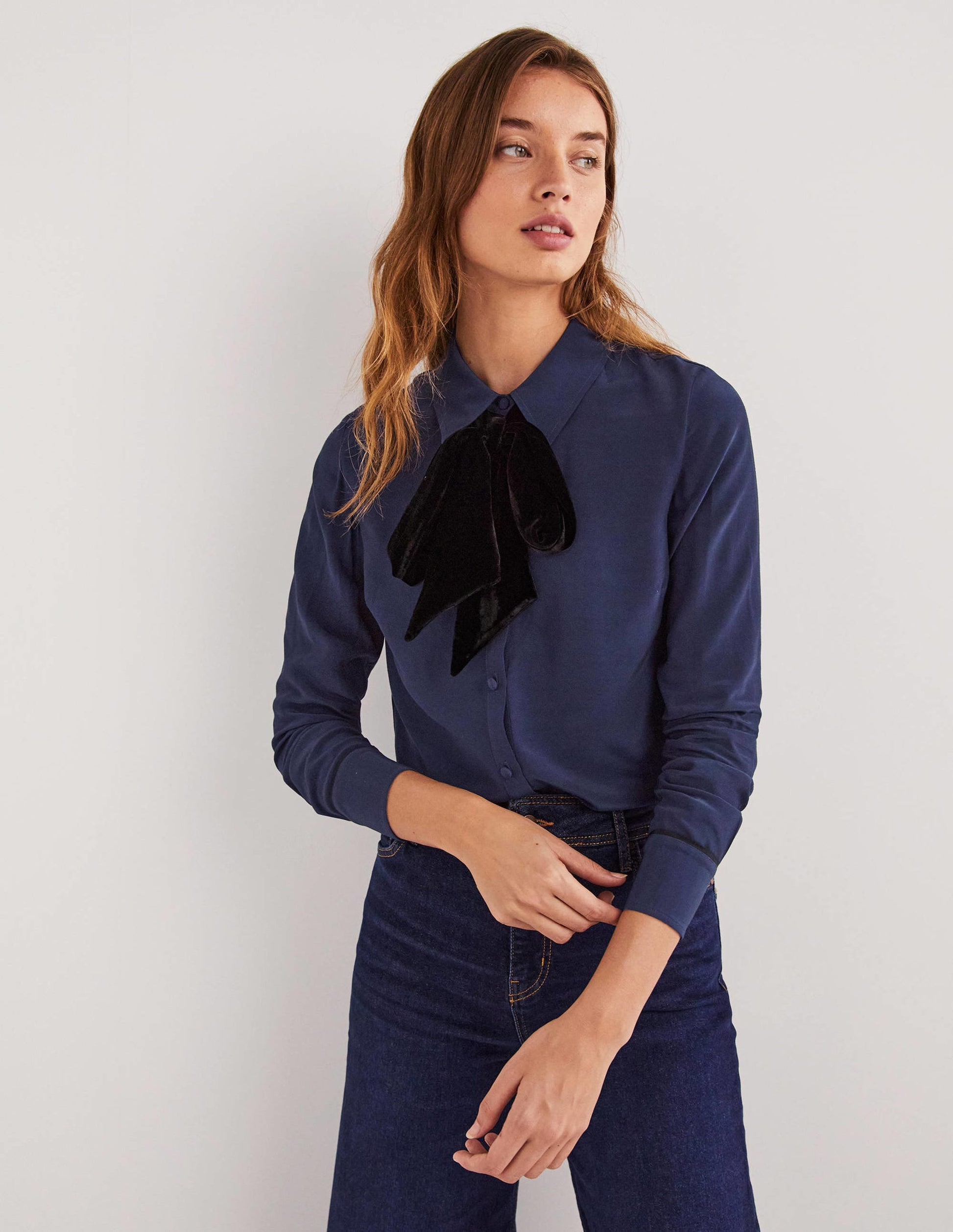 Chemise intemporelle à nœud-Bleu marine-4