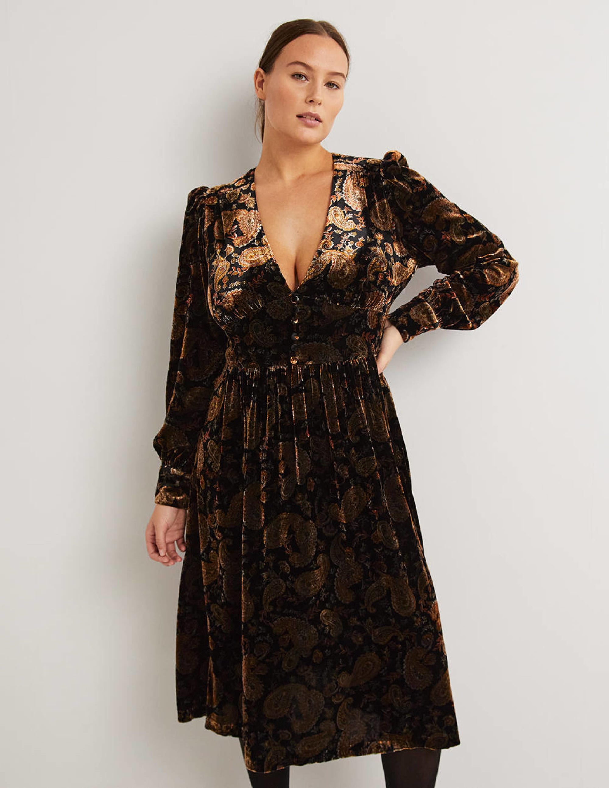 Black Paisley Velvet Midi Party Dress-Schwarz, Paisleymuster - Image 1