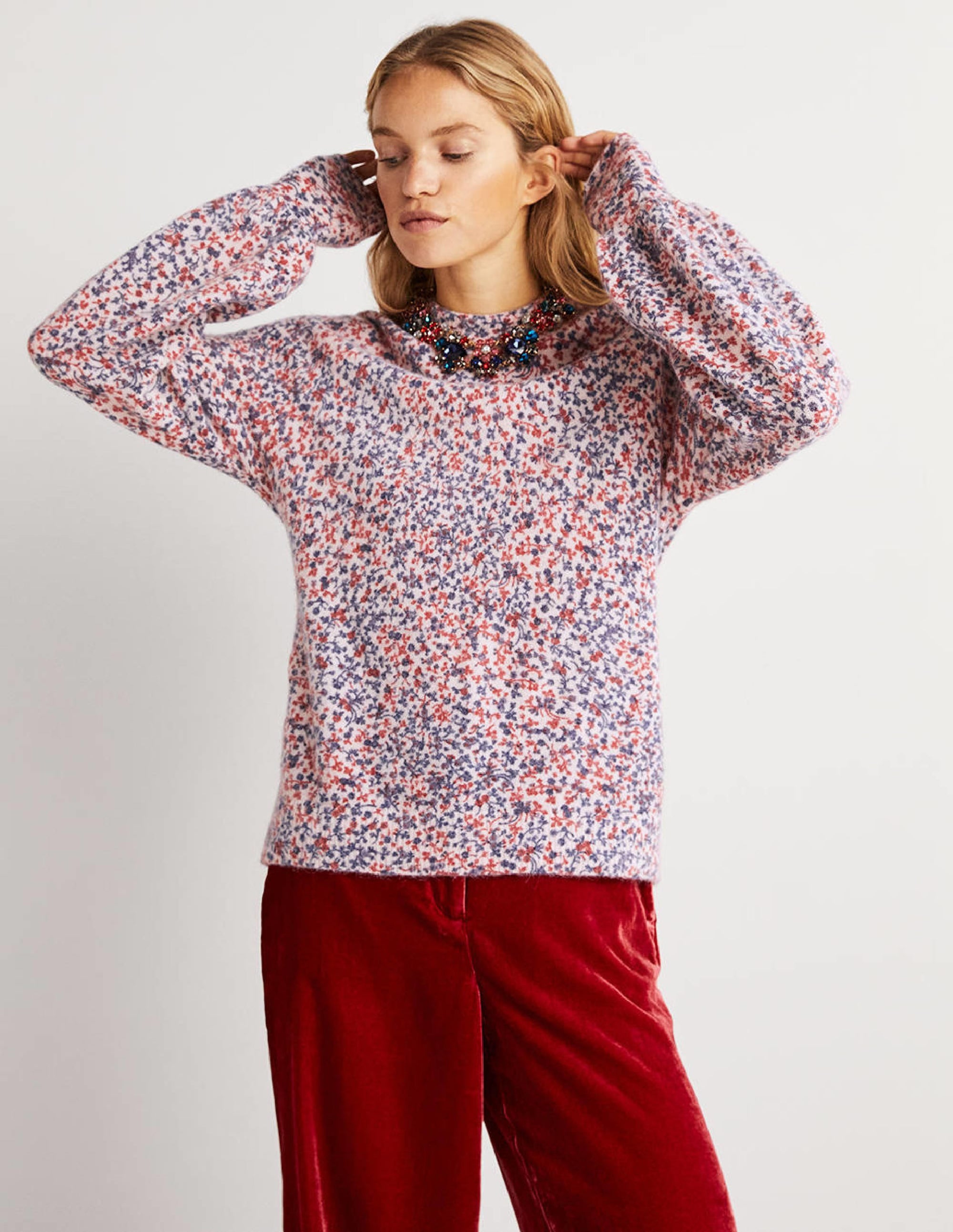 Flauschiger Pullover mit Blousonärmeln-Milchshake, Wildranke - Image 4