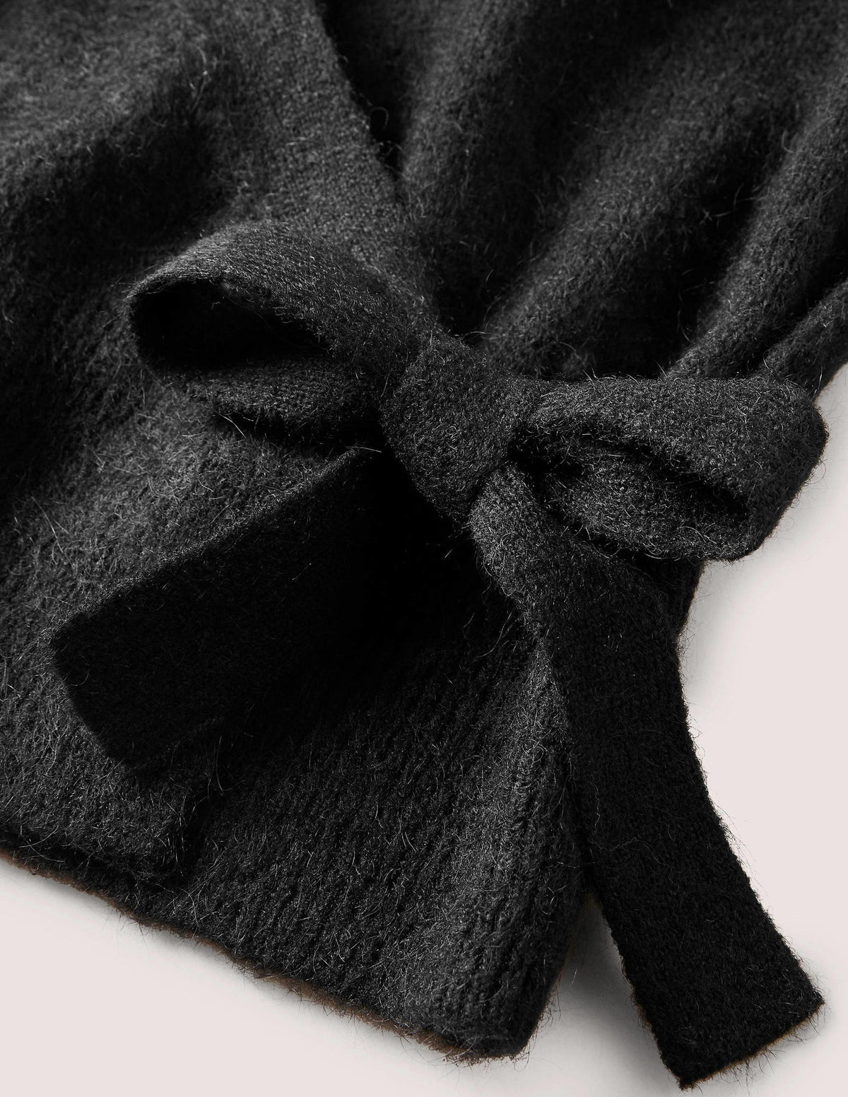 Flauschiger Wickel-Cardigan-Schwarz-6