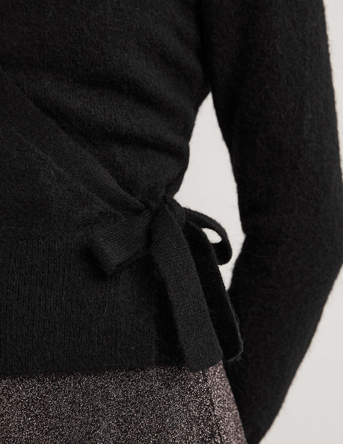 Flauschiger Wickel-Cardigan-Schwarz - Image 2