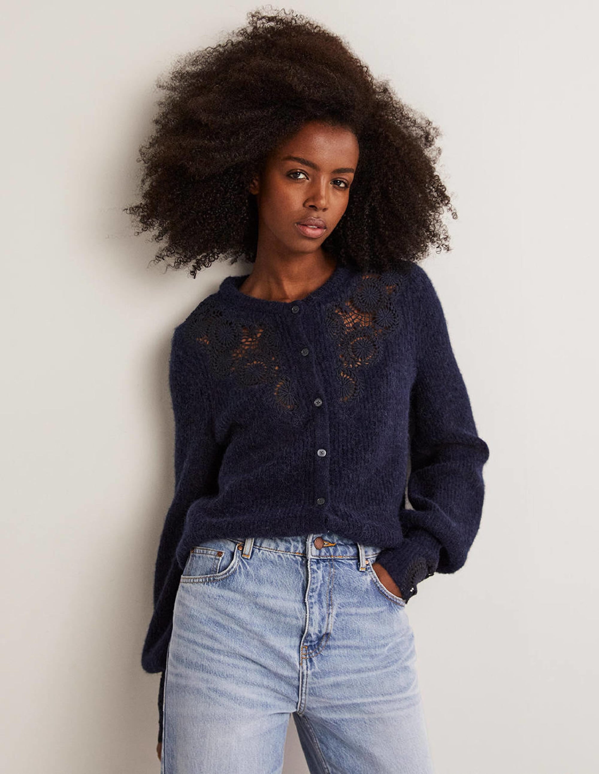 Flauschiger Cardigan mit Stickerei-Navy, Stickerei - Image 4