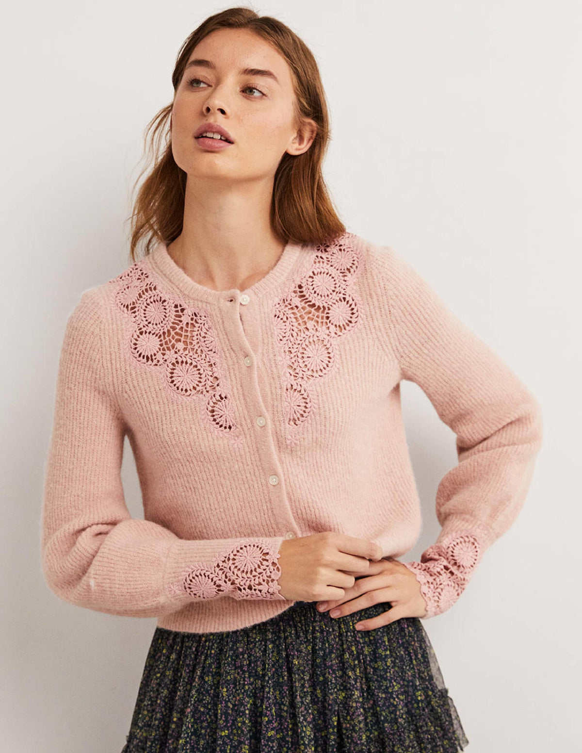 Flauschiger Cardigan mit Stickerei-Eisrosa, Stickerei - Image 1