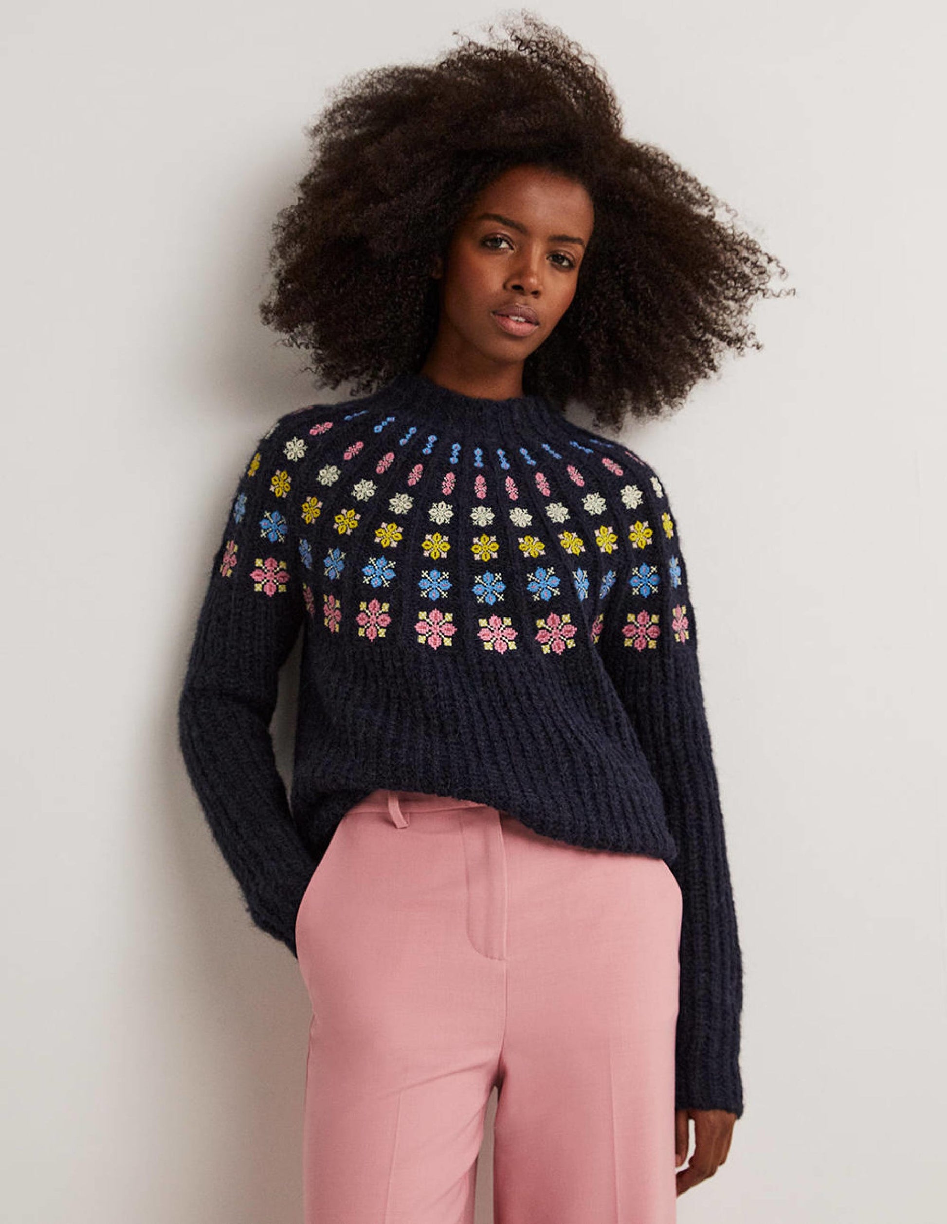 Flauschiger Pullover mit Stickerei-Navy/Bunt, Stickerei-1