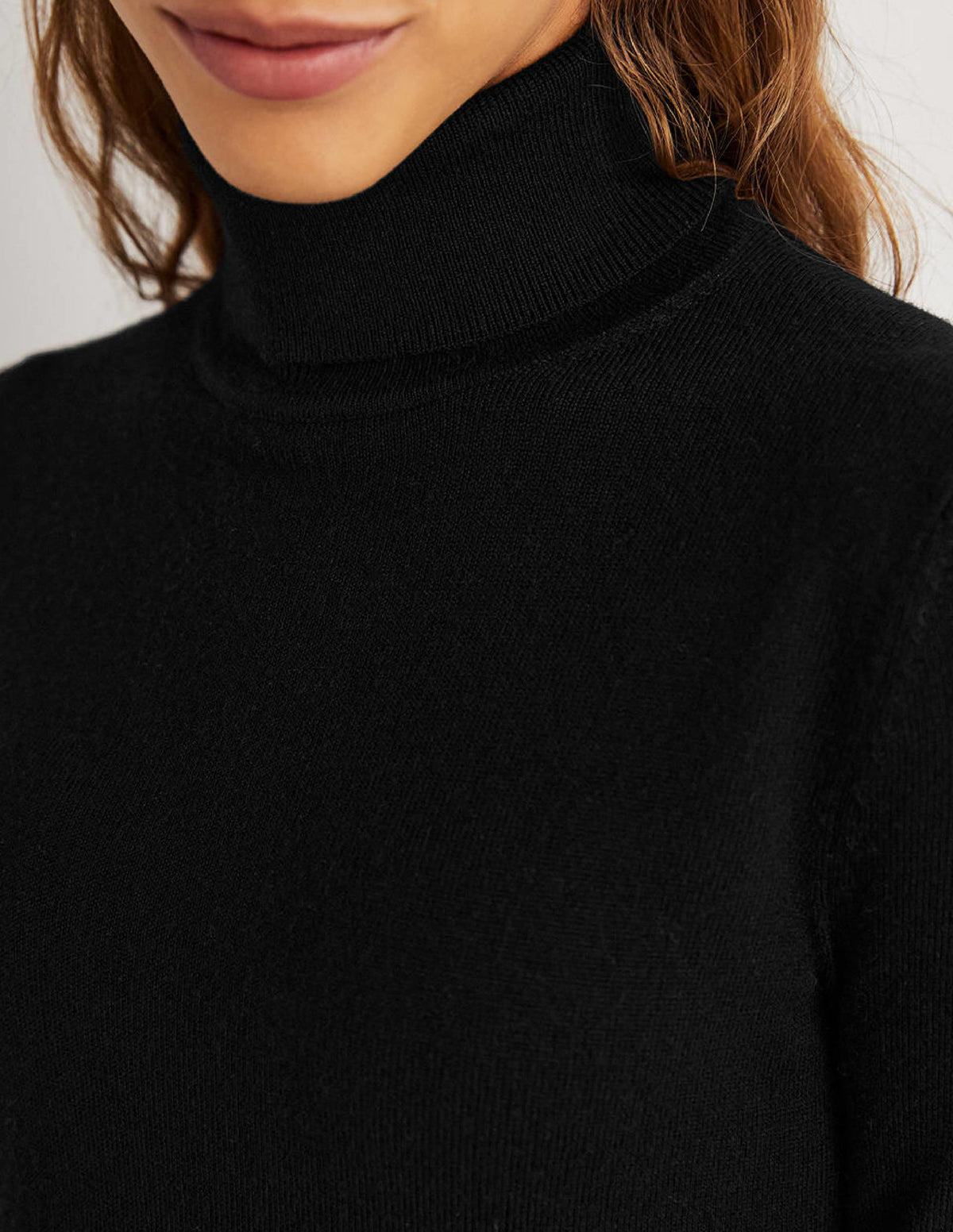 Eng geschnittener Rollkragenpullover aus Merinowolle-Schwarz-2