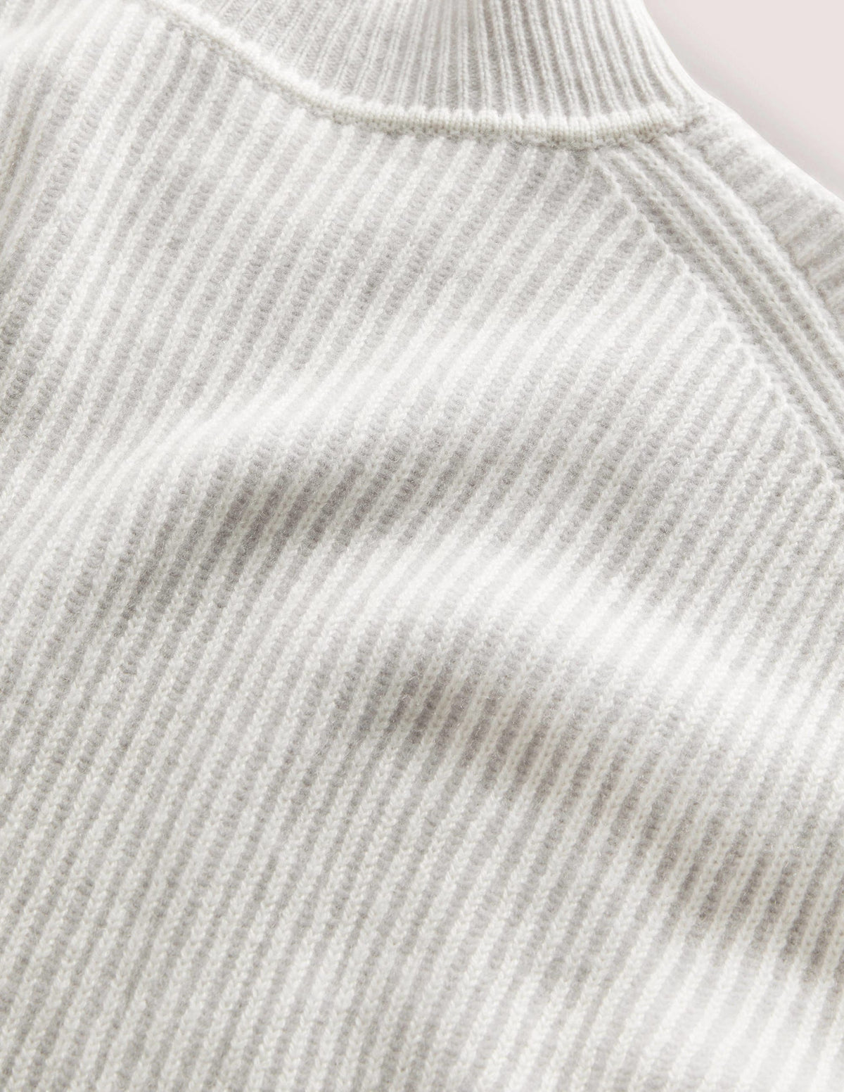 Rippstrick-Kaschmirpullover-Pastellgrau/Naturweiß-7
