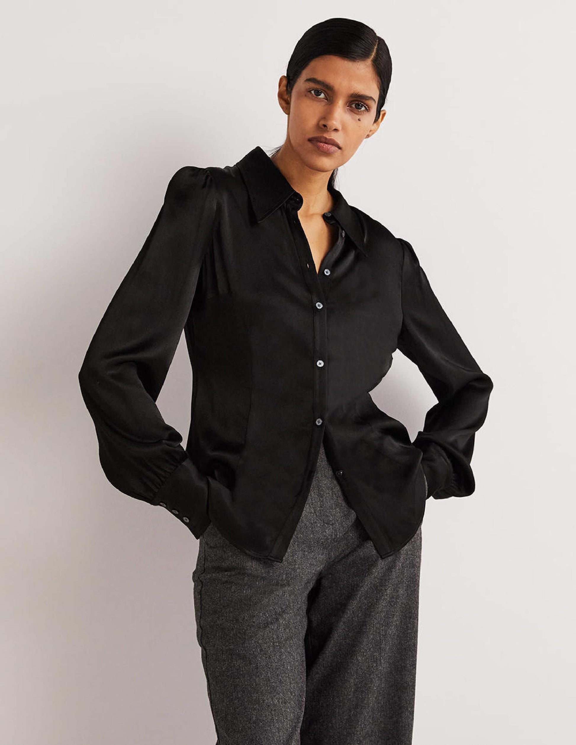 Chemise ajustée en satin à pinces-Noir-1