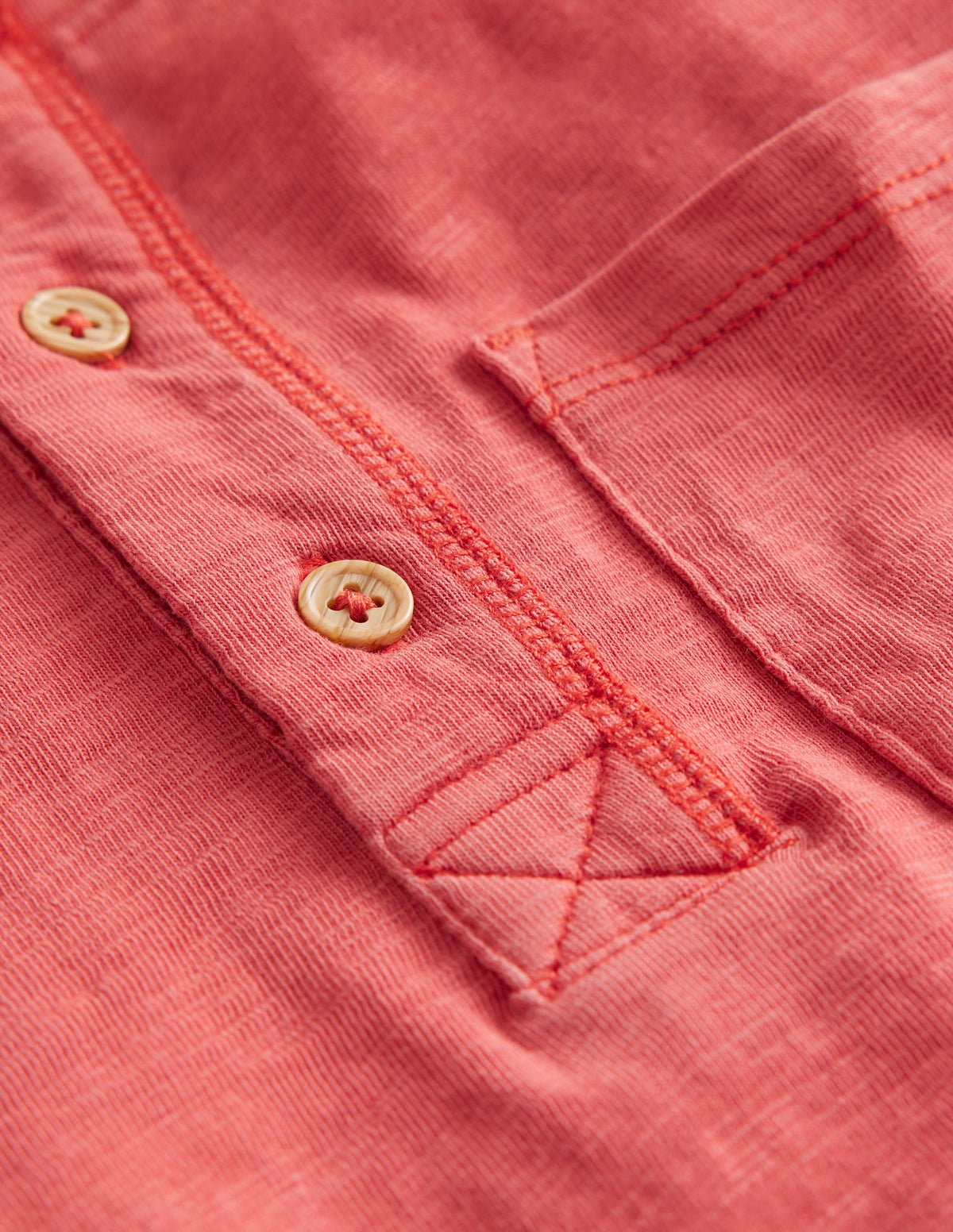Henley T-Shirt aus gewaschener Baumwolle-Peppadew Rot-3