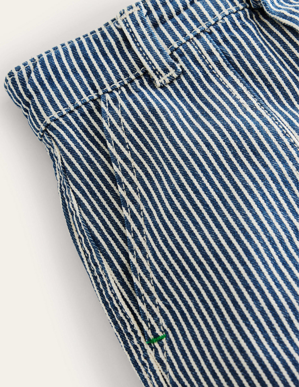 Lässige Hose mit Taschen und feinen Streifen-Feine Streifen-3