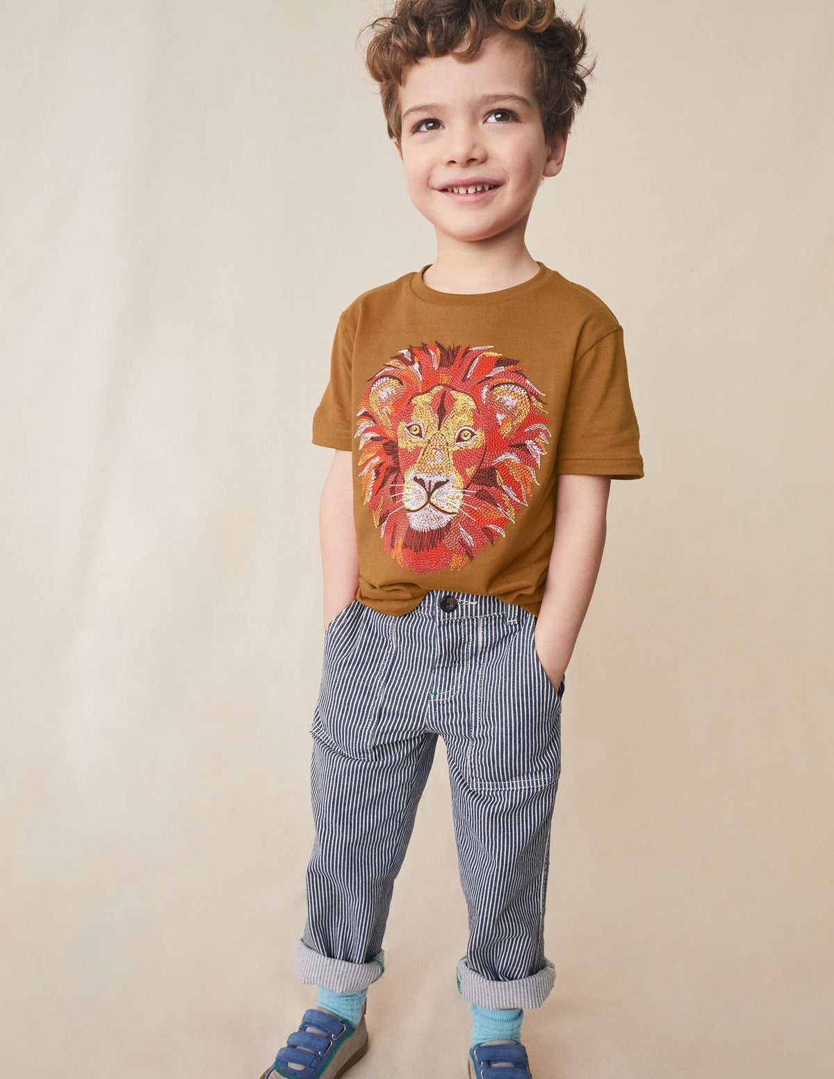 Lässige Hose mit Taschen und feinen Streifen-Feine Streifen - Image 4