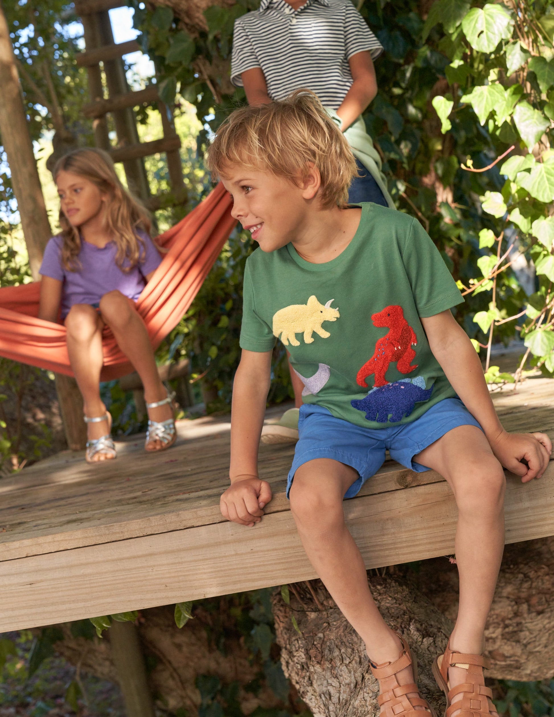 Dino-T-Shirt aus Bouclé-Rosmaringrün Dinosaurier-4