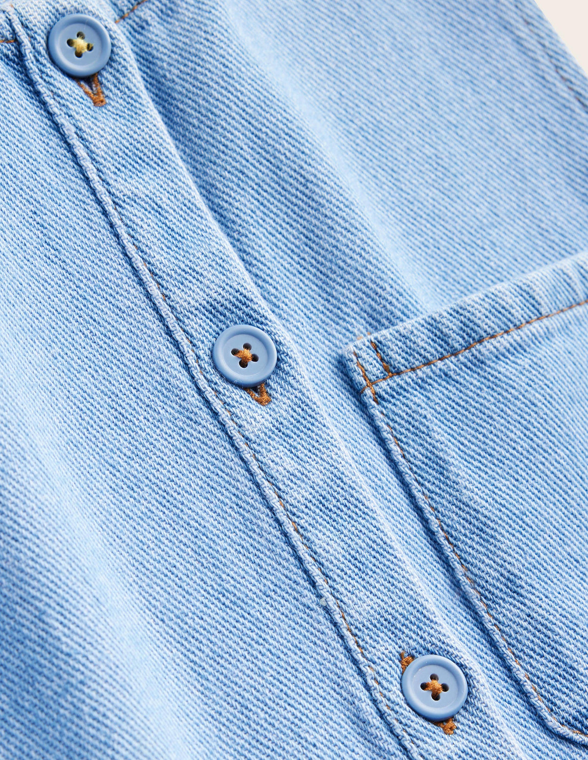 Latzkleid mit Knöpfen-Medium Vintage Chambray - Image 3