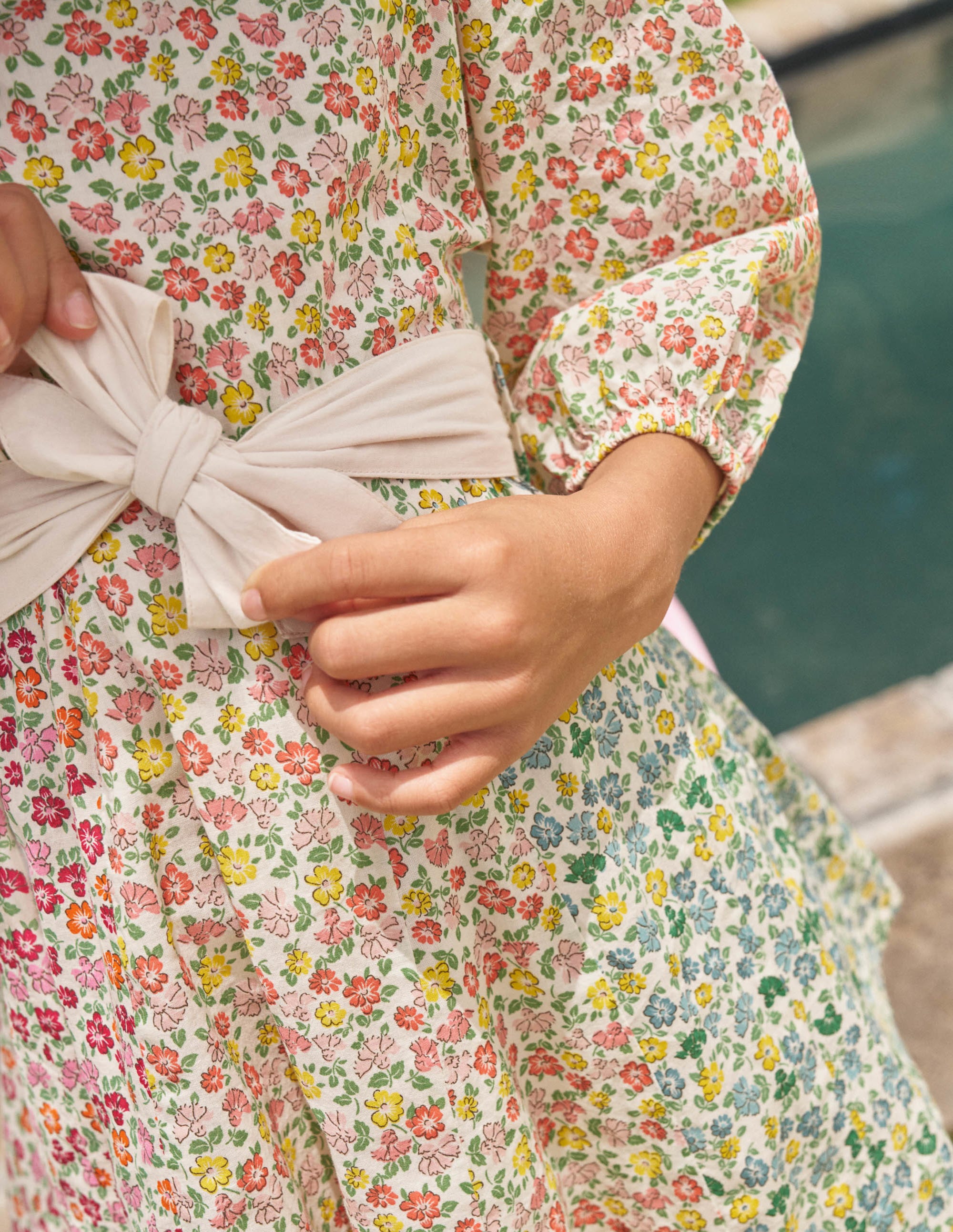 Kleid mit Tellerrock und Schleife-Regenbogenfarben, Mustermix-Blumen - Image 6