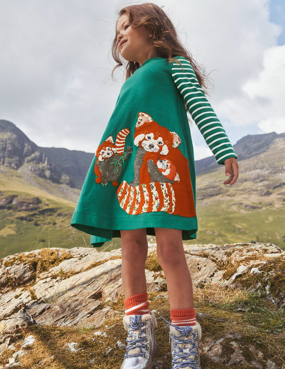 Kleid mit großer Applikation-Tiefgrün Rote Pandas - Image 4