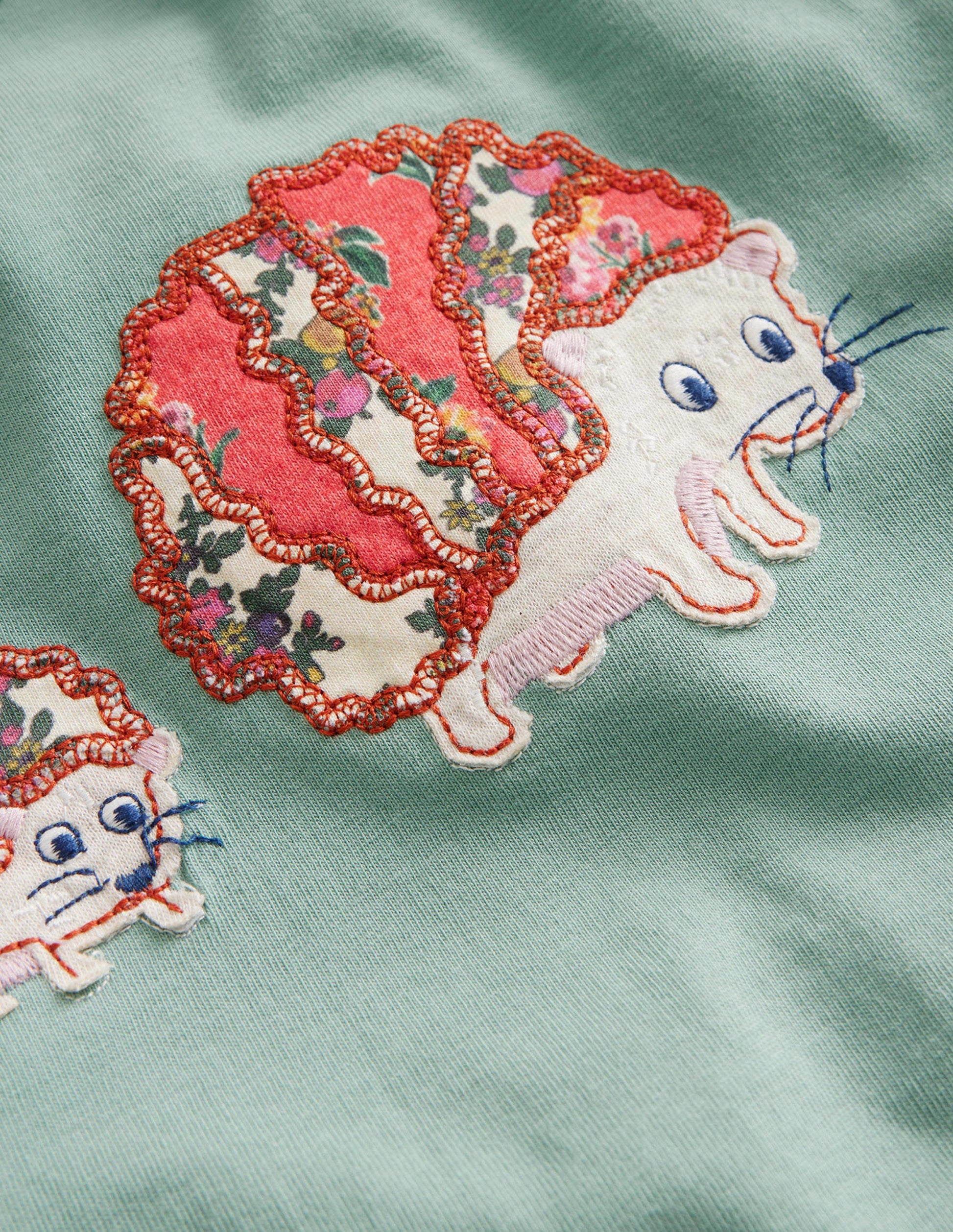 Top à manches bouffantes et appliqué-Hérisson vert fumée-3