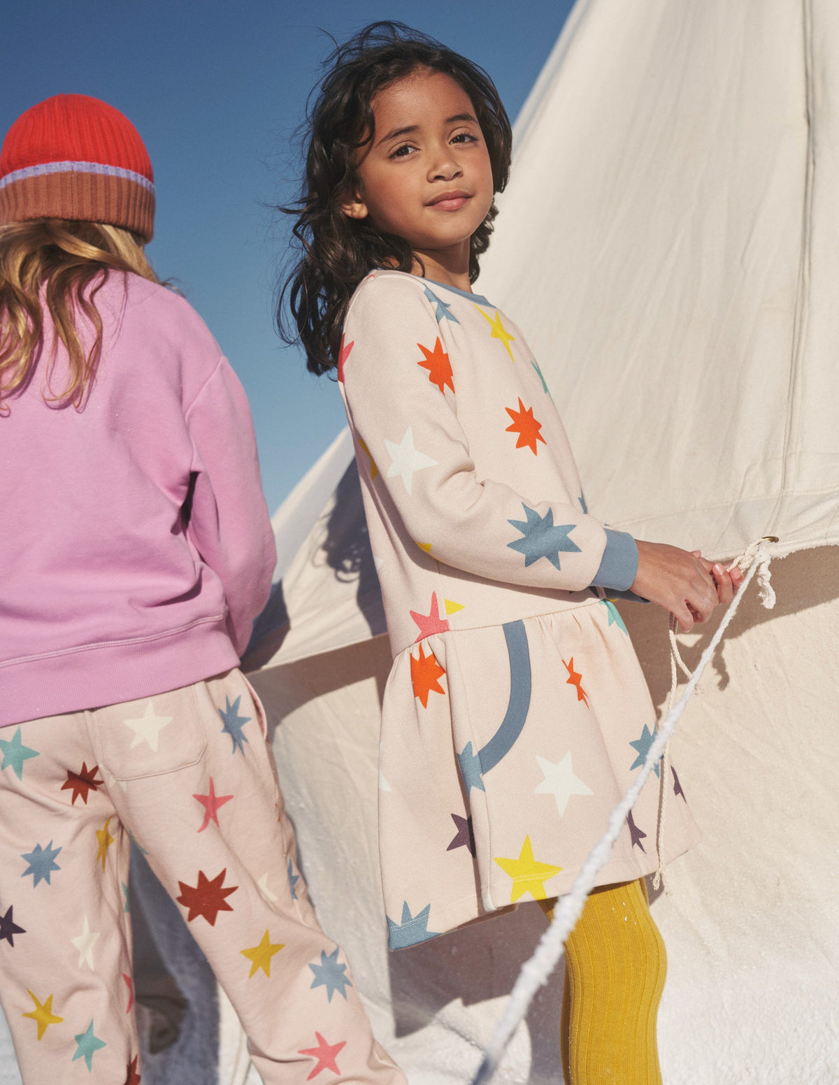 Gemütliches Sweatshirt-Kleid mit Muster-Wasserläufer Bunte Sterne - Image 4