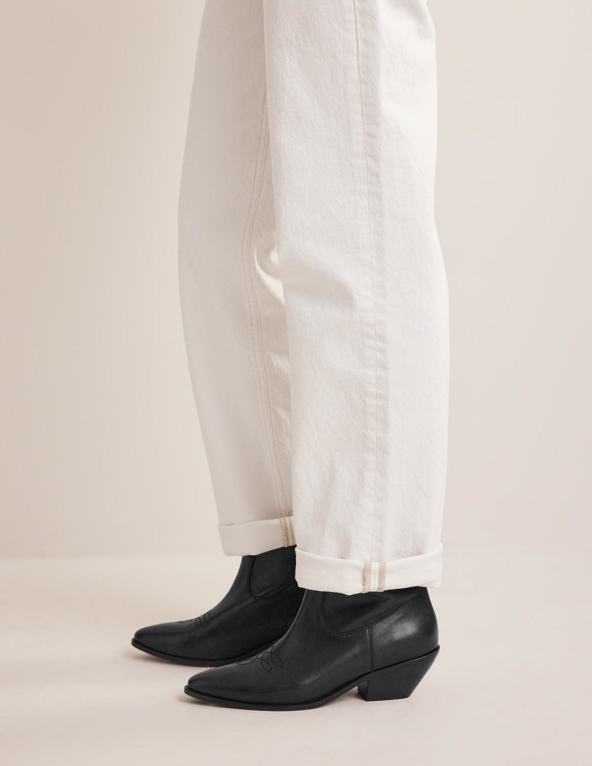 Western-Boots aus Veloursleder mit niedrigem Absatz-Schwarzes Leder-1
