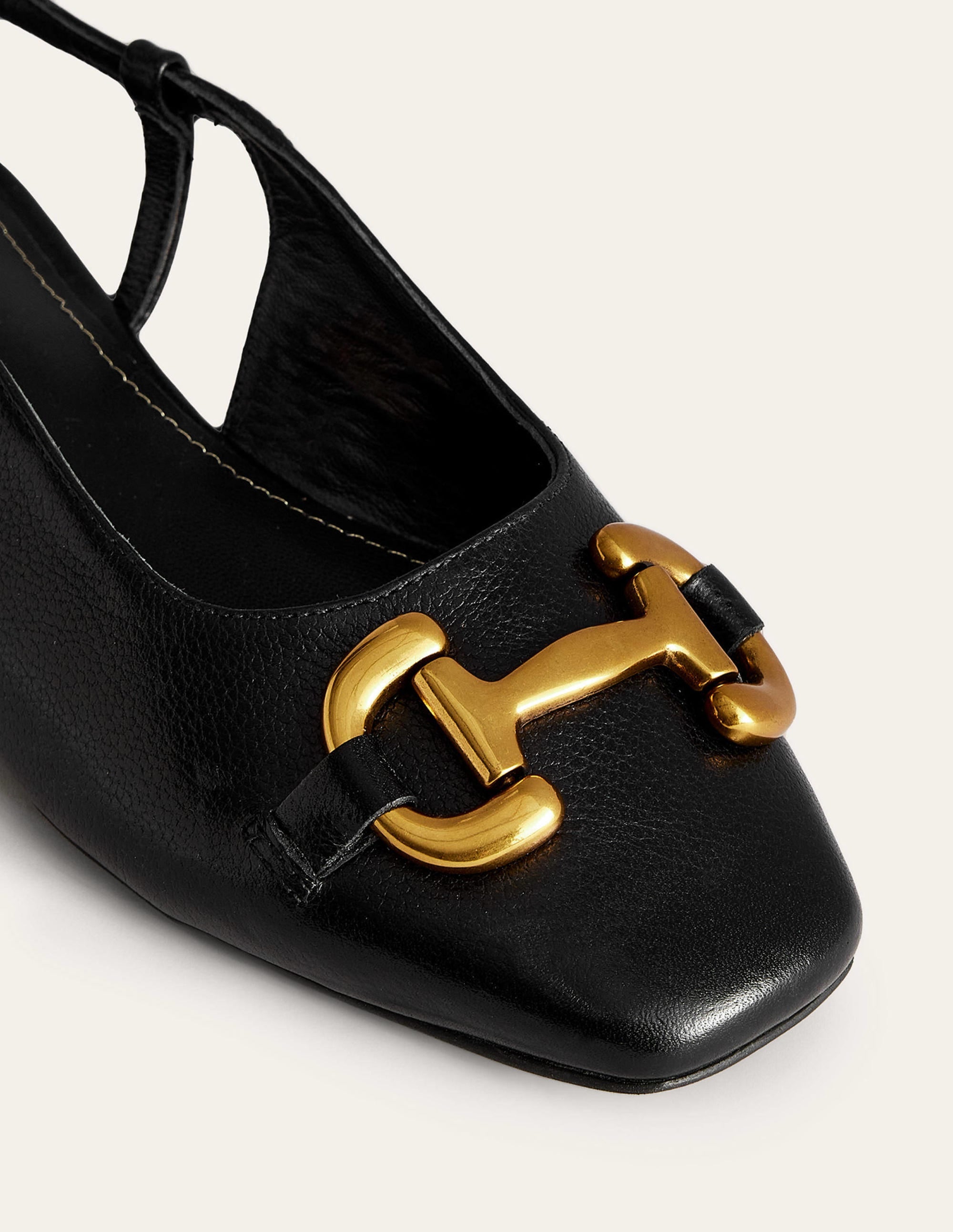 Iris Ballerinas mit Fersenriemen und Trensendetail-Schwarzes Leder - Image 4