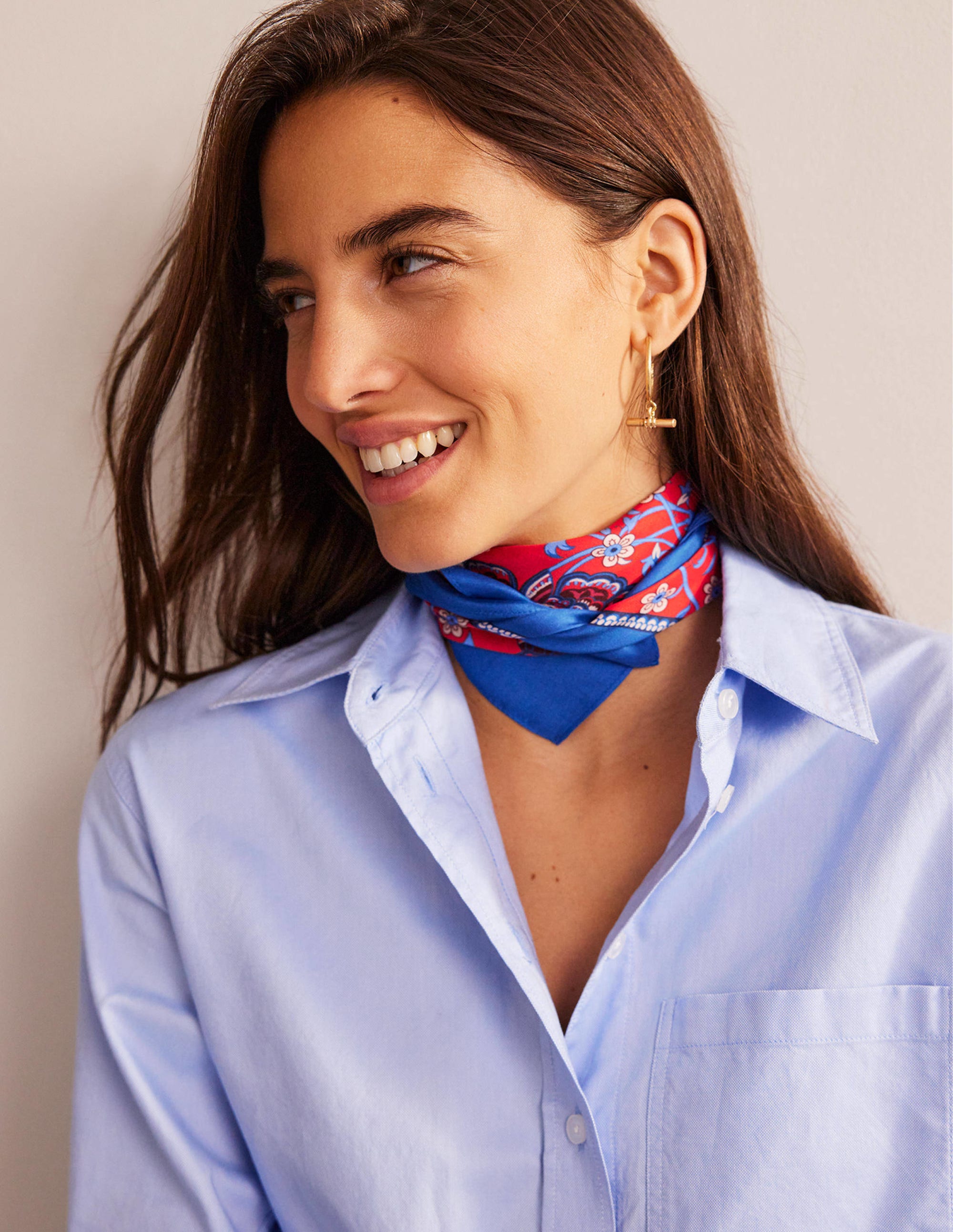 Foulard carré Elisabeth en soie-Piment fort, motif Gardenia Grove - Image 1
