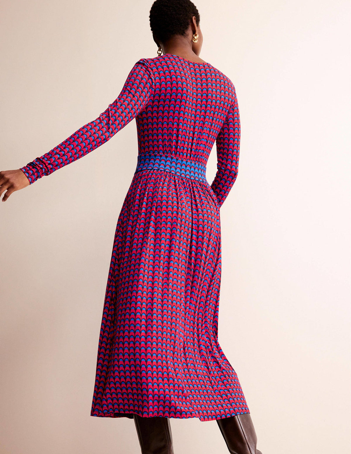 Thea Jersey-Midikleid mit langen Ärmeln-Leuchtendes Rot, Geo Charm-3