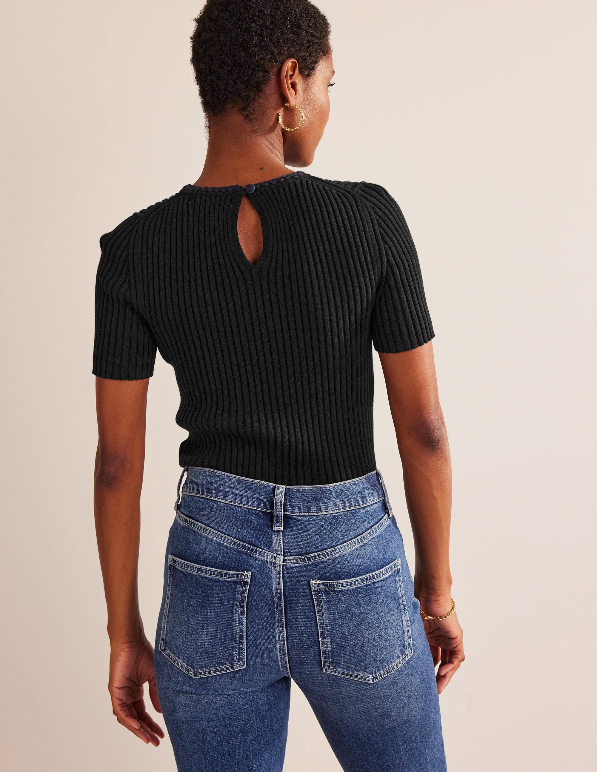 Strick-T-Shirt mit Häkelrand-Schwarz - Image 3