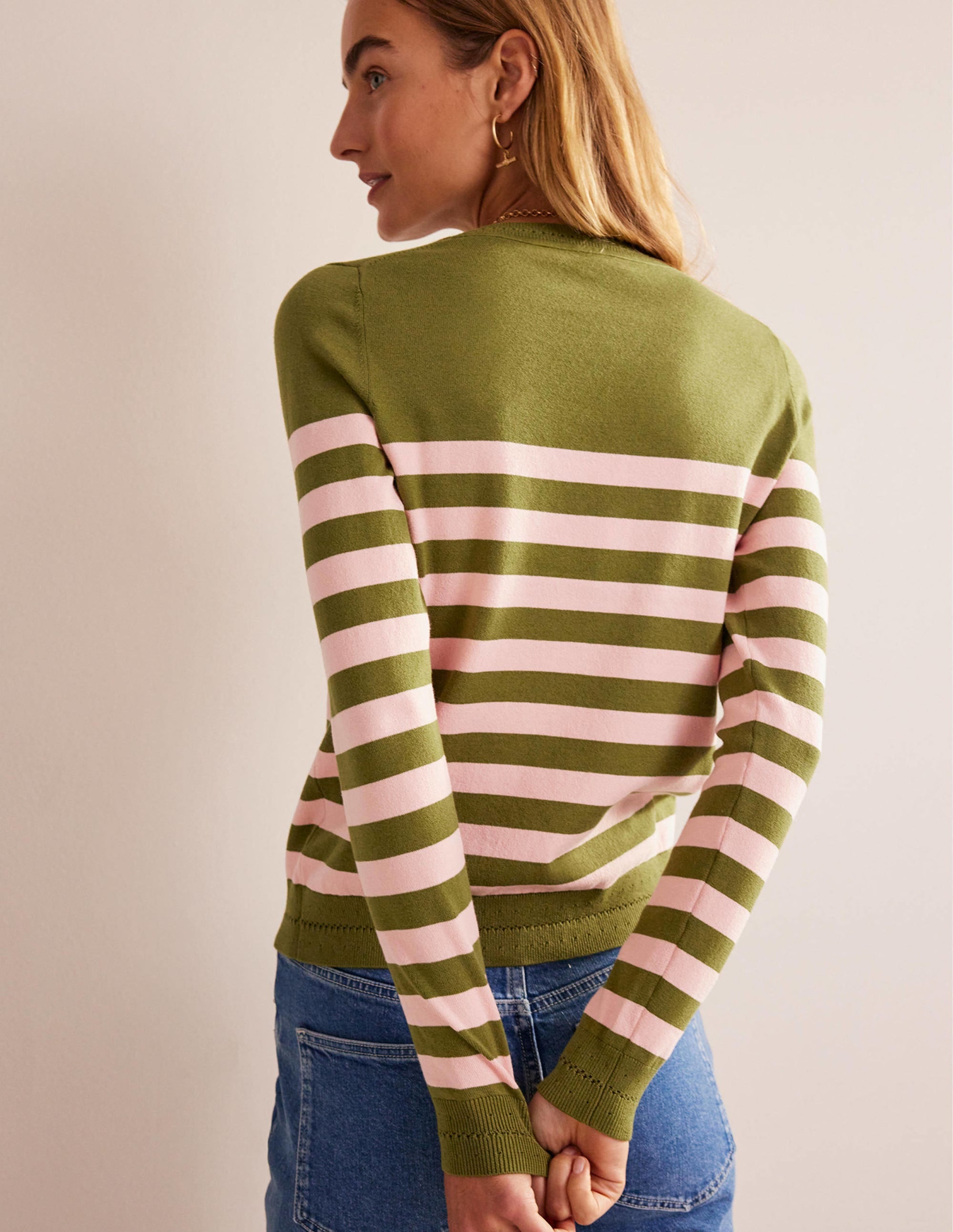 Catriona Pullover aus Baumwolle mit Rundhalsausschnitt-Kreiderosa und Olivgrün - Image 3