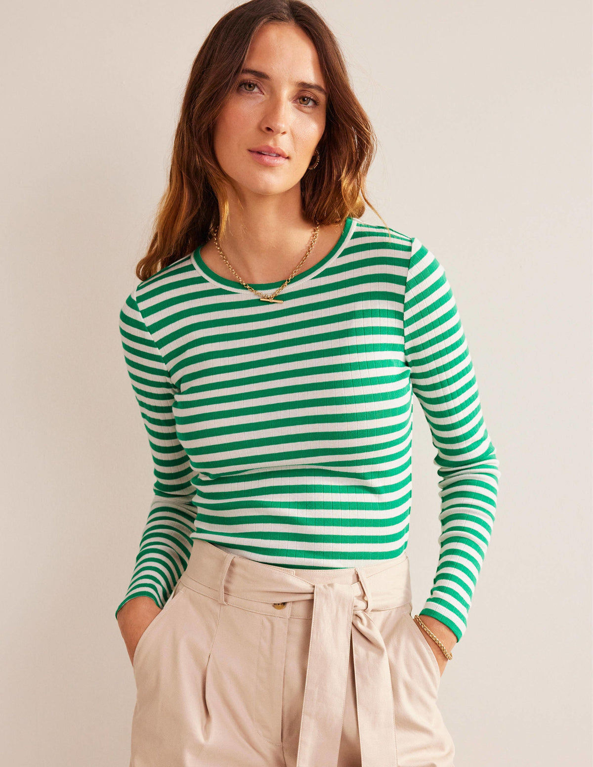 Alice T-Shirt mit Rippstruktur-Wiesengrün, Naturweiß Gestreift - Image 1