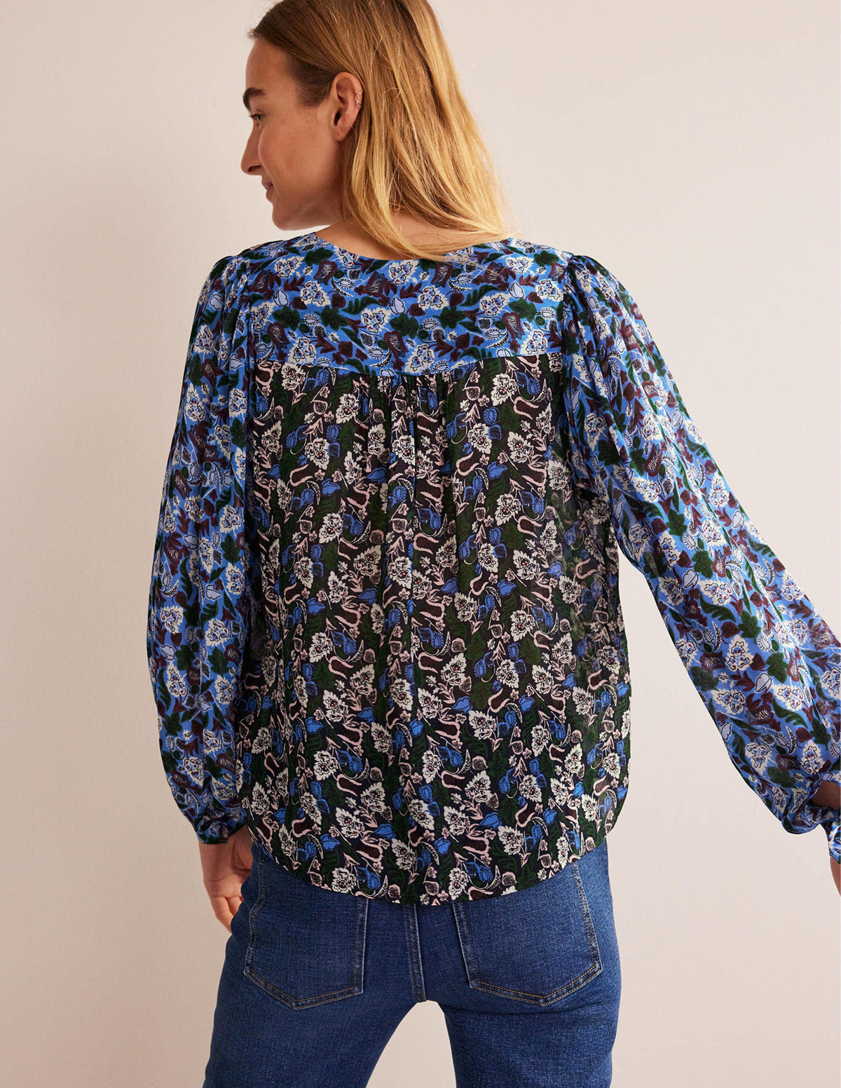 Jolie blouse à col en V-Multi, motif Tulip Bloom-3