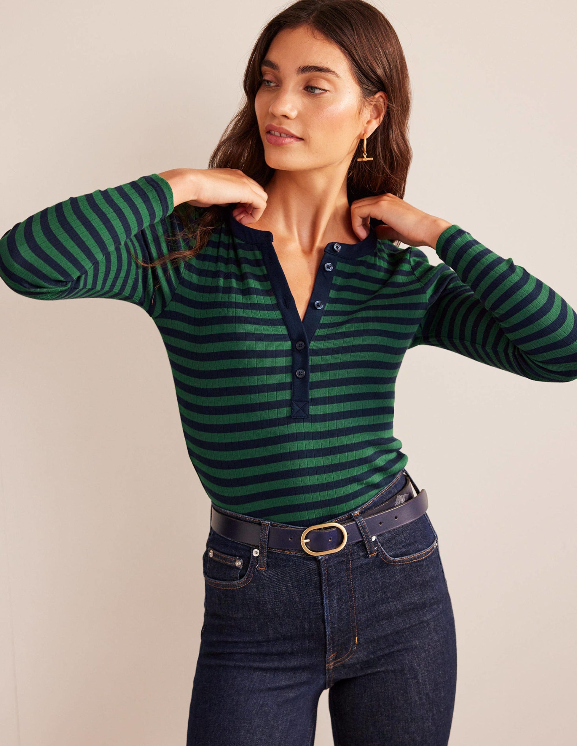 Anna Henley-T-Shirt aus Rippstrick-Grün, Marineblau-4