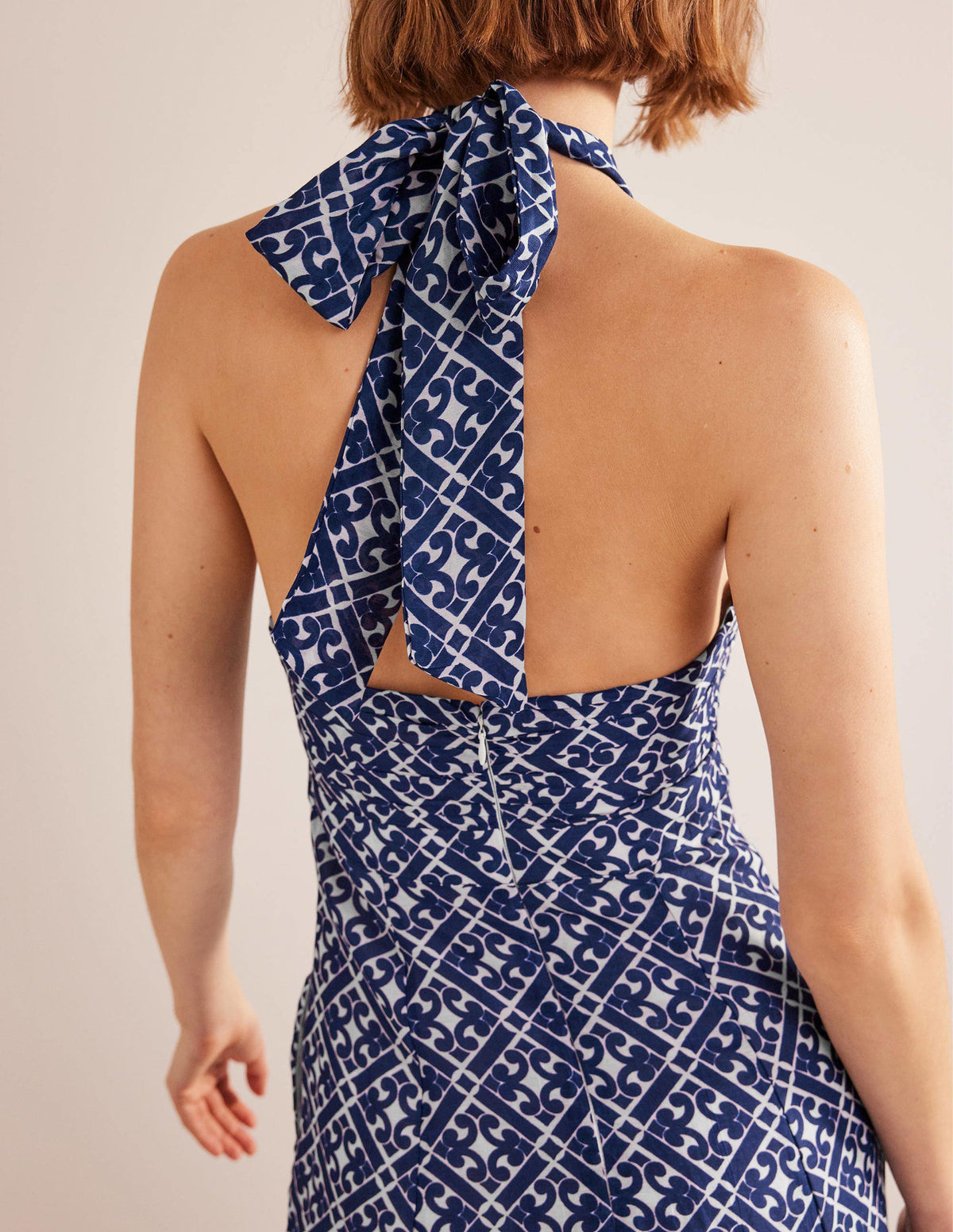 Neckholder-Midikleid mit Cut-out-Berliner Blau, Geometrisches Muster-2