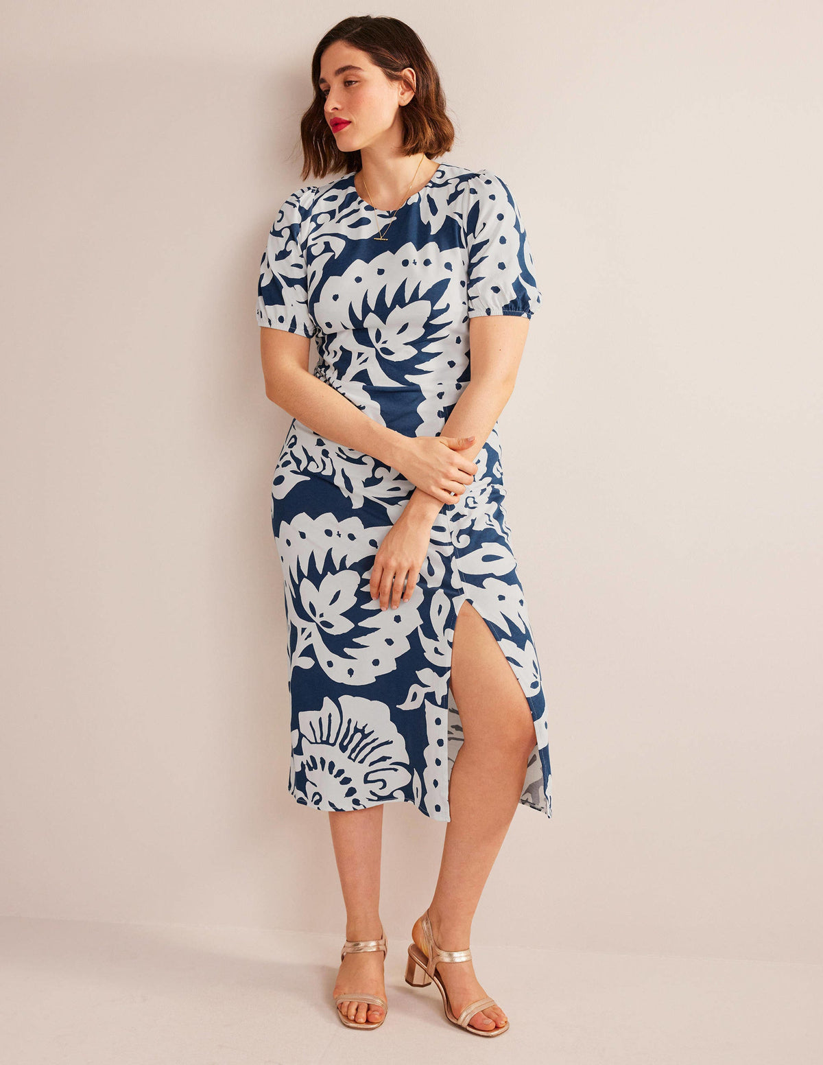Jersey-Midikleid mit Rückendetail-Saphirblau, Eichenblattmuster - Image 5