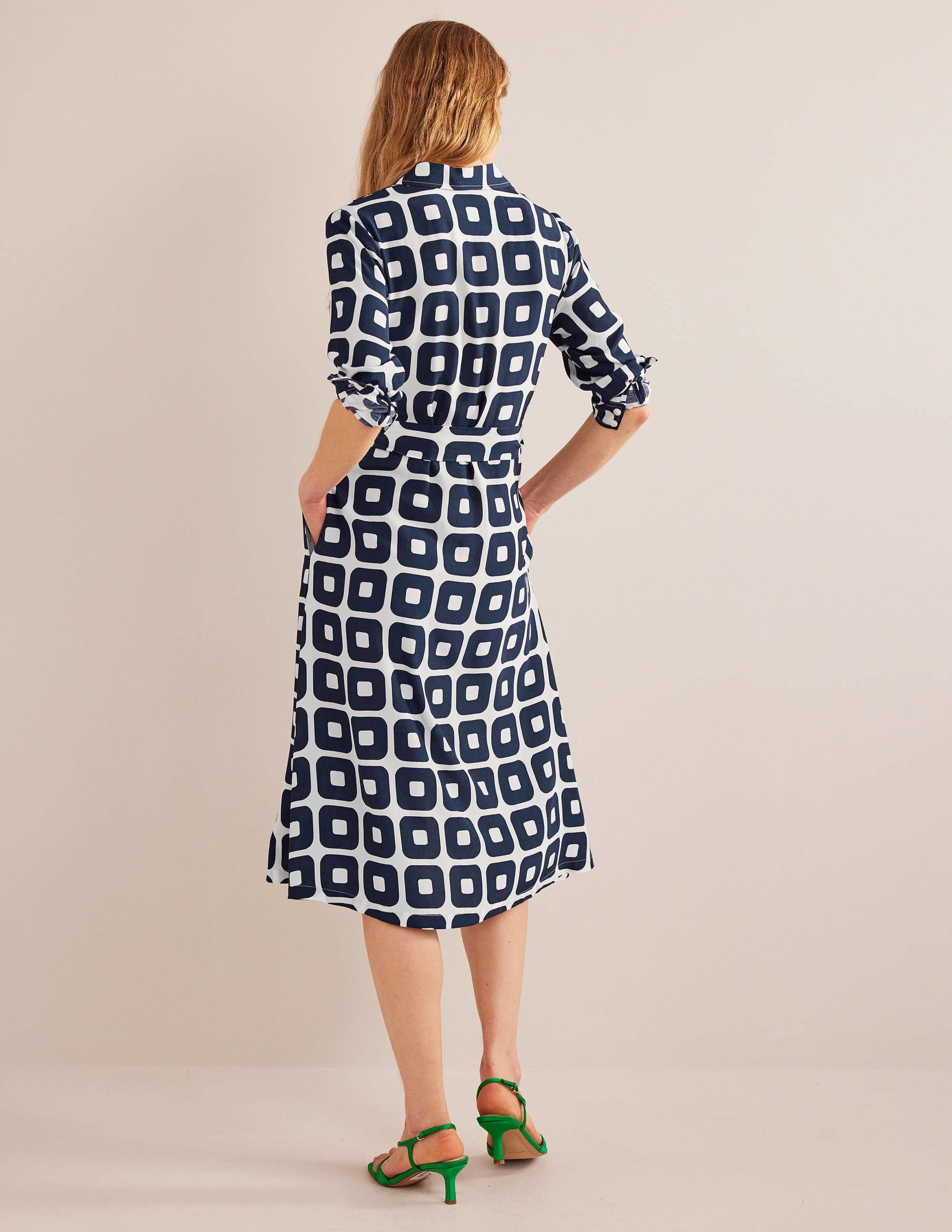 Hemdblusenkleid in Midilänge mit Muster-Französisches Marineblau, kleiner Würfel - Image 3