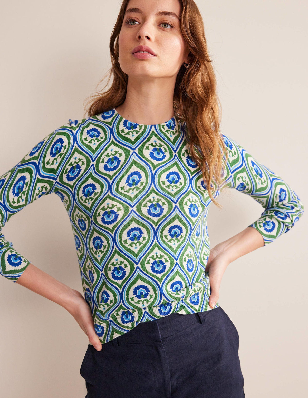 Gemusterter Pullover mit hohem Kragen-Sattes Grün, Geometrisches Kaskadenmuster-4