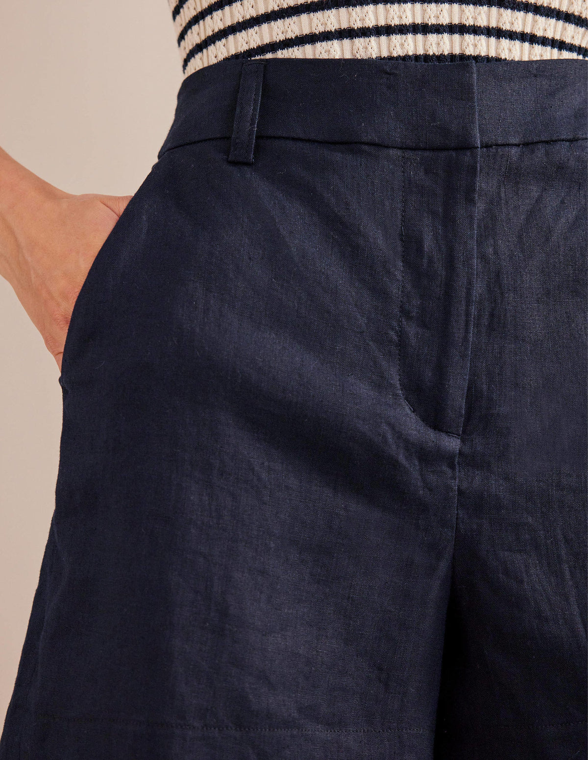 Taillierte Leinenshorts-Marineblau - Image 2