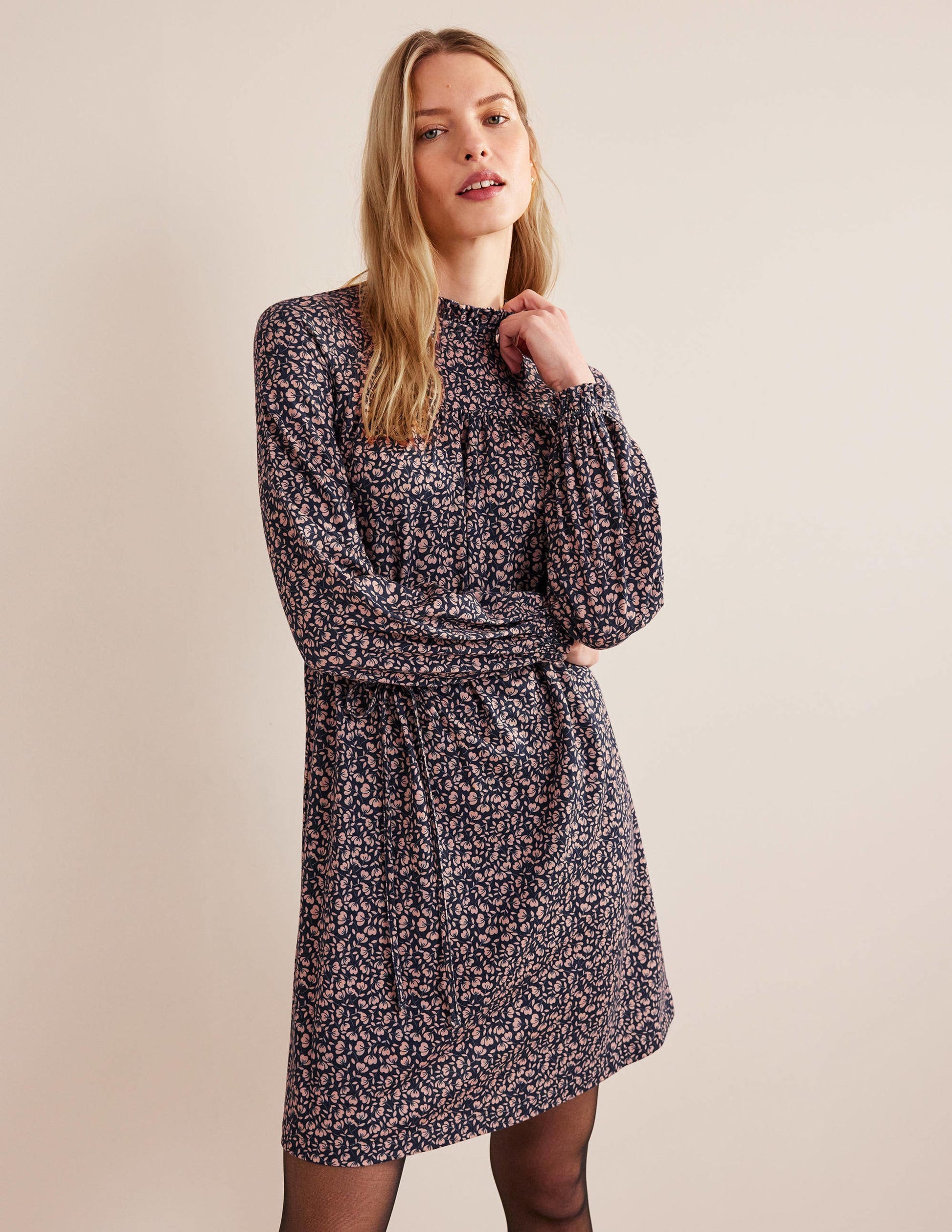 Lässiges Minikleid aus Jersey mit Passe-Französisches Navy, Mohnblumenblüten-1