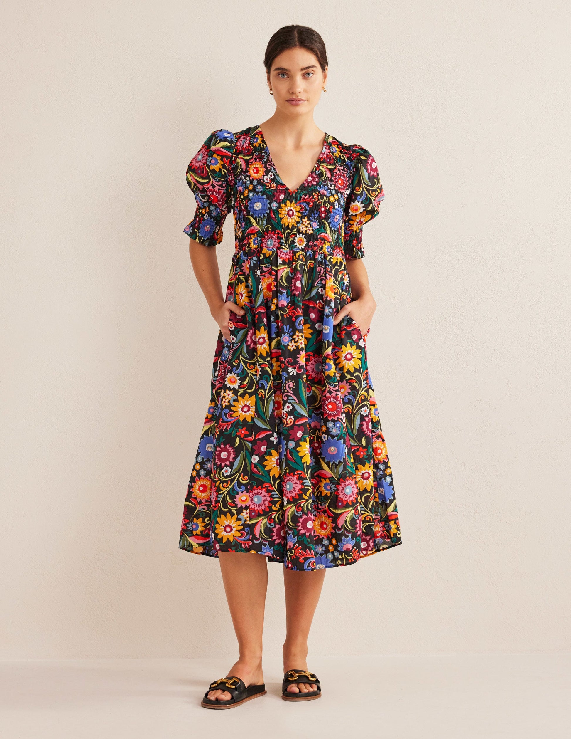 Gesmoktes Midikleid aus Leinen-Schwarz, Knallige Gardenie-1