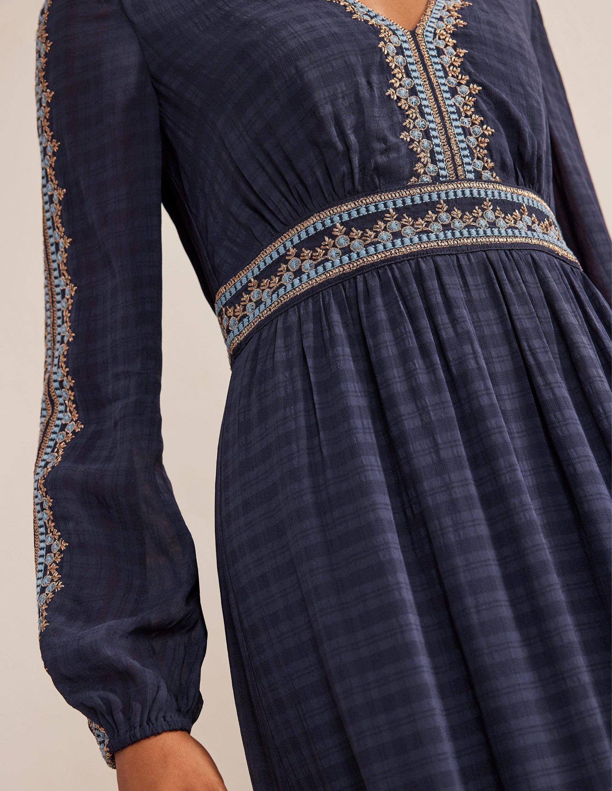 Besticktes Midikleid mit V-Ausschnitt-Marineblau-2