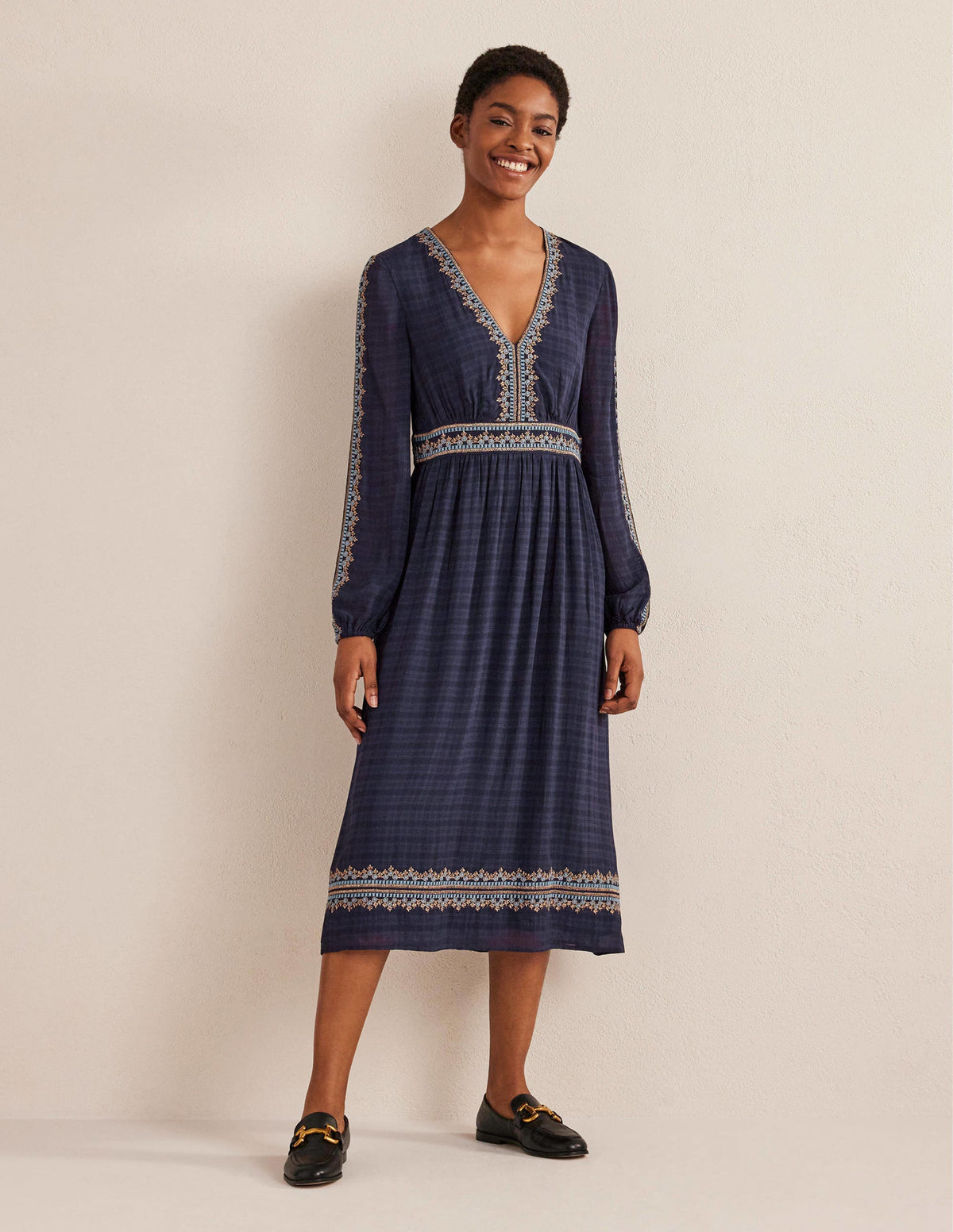 Besticktes Midikleid mit V-Ausschnitt-Marineblau-4