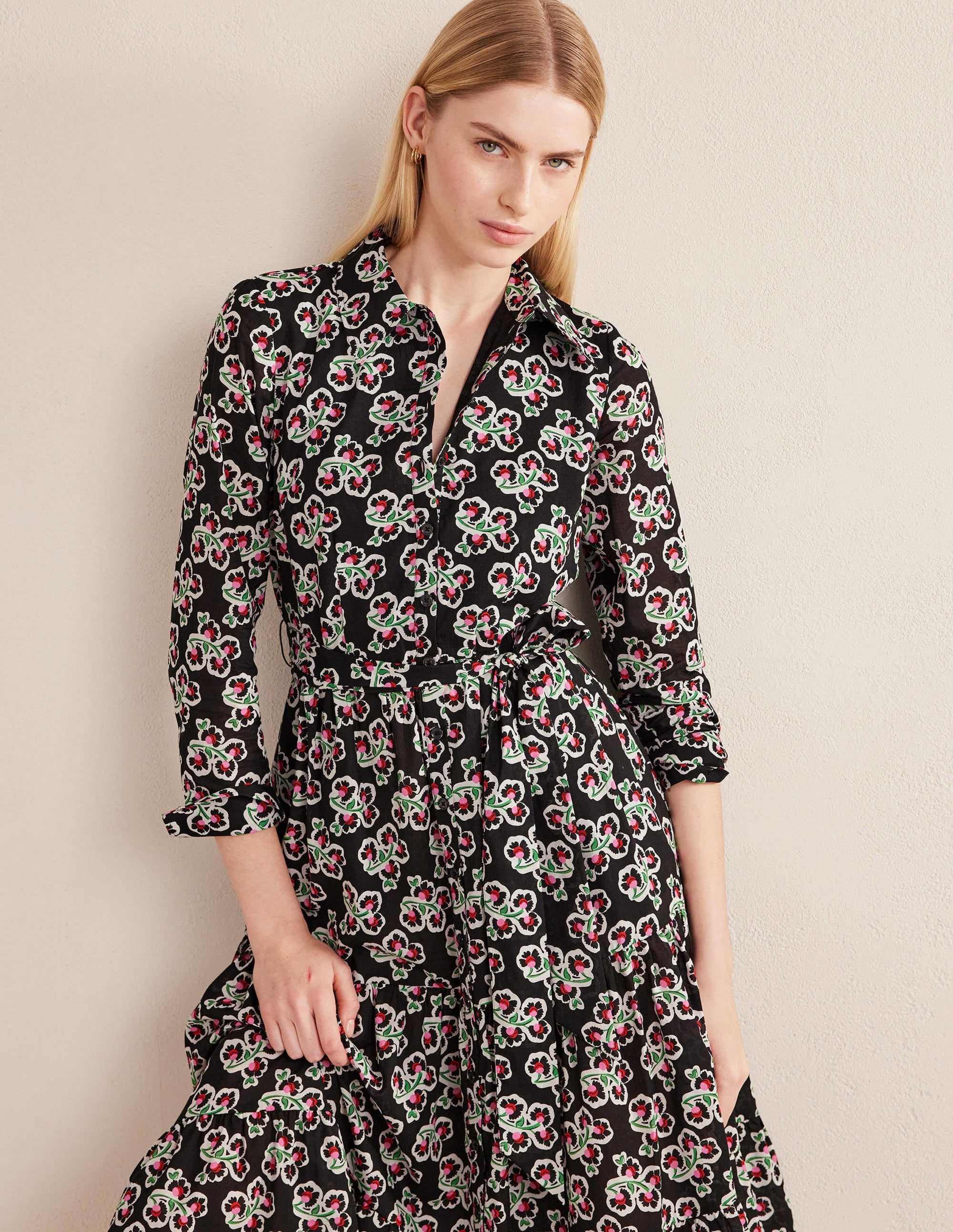 Flo Midi-Hemdblusenkleid aus Baumwolle-Schwarz, Blüten - Image 5