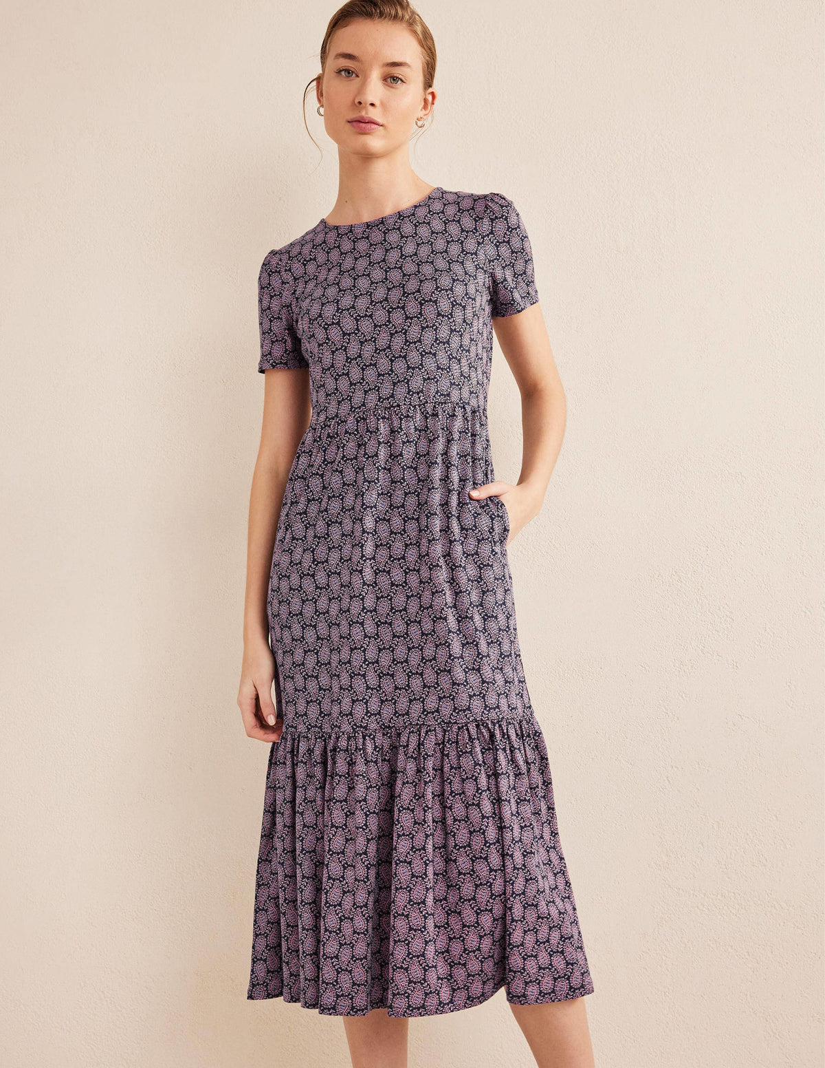 Emma Gestuftes Jersey-Midikleid-Französisches Marineblau, Paisley-Herzen - Image 1