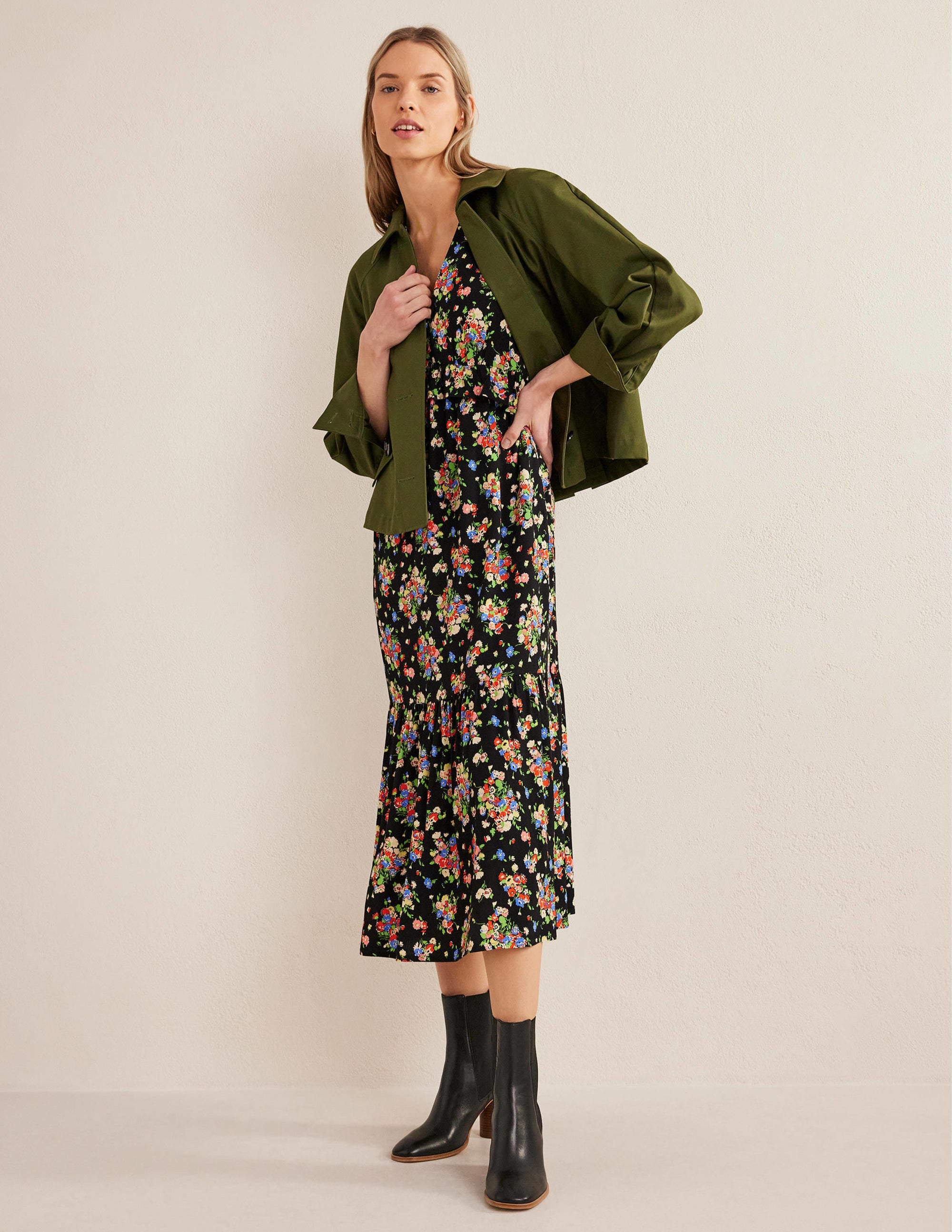 Midikleid mit Rüschen-Schwarz, Wildblumen - Image 4