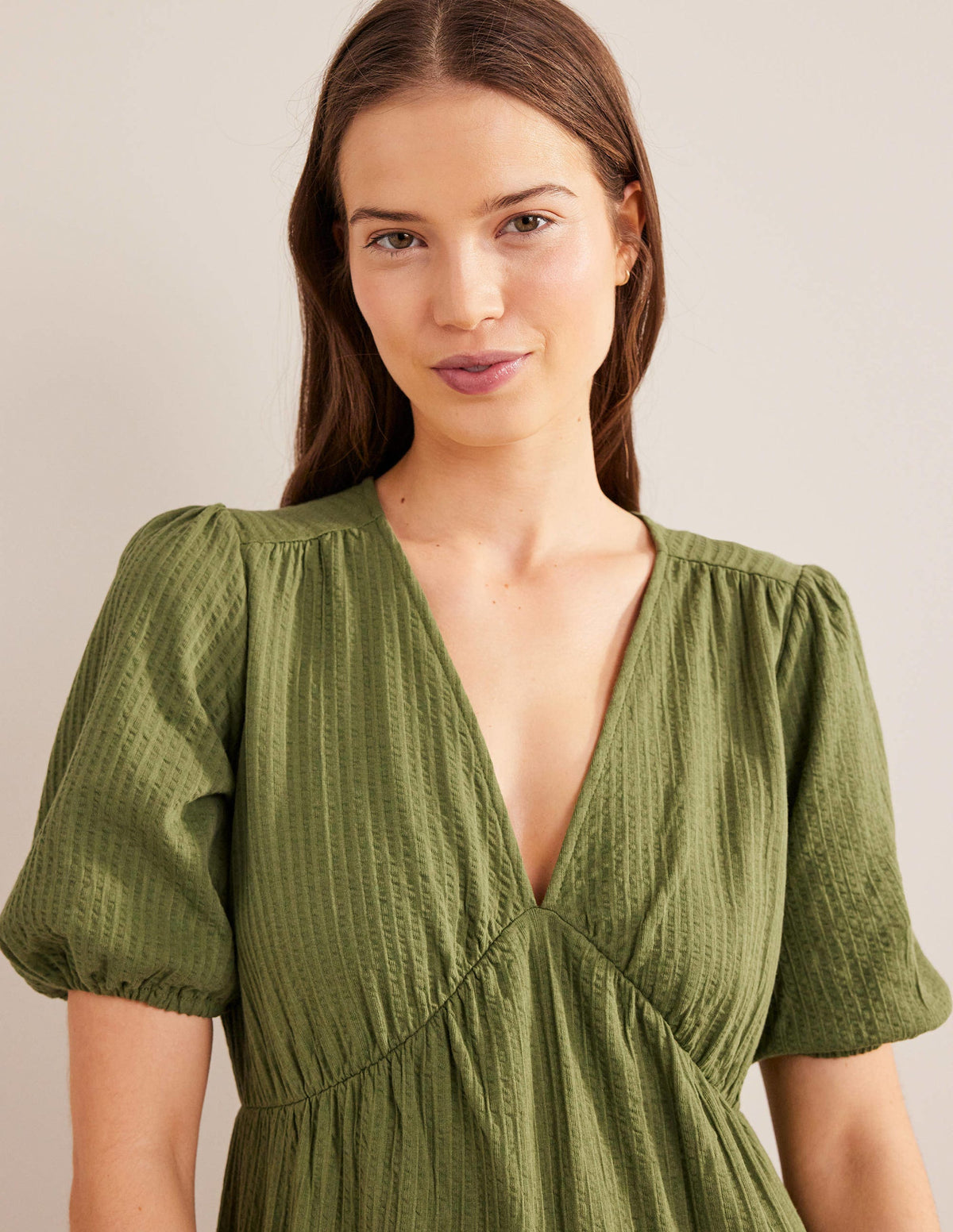 Midikleid aus Jersey-Seersucker-Dezentes Khaki-2