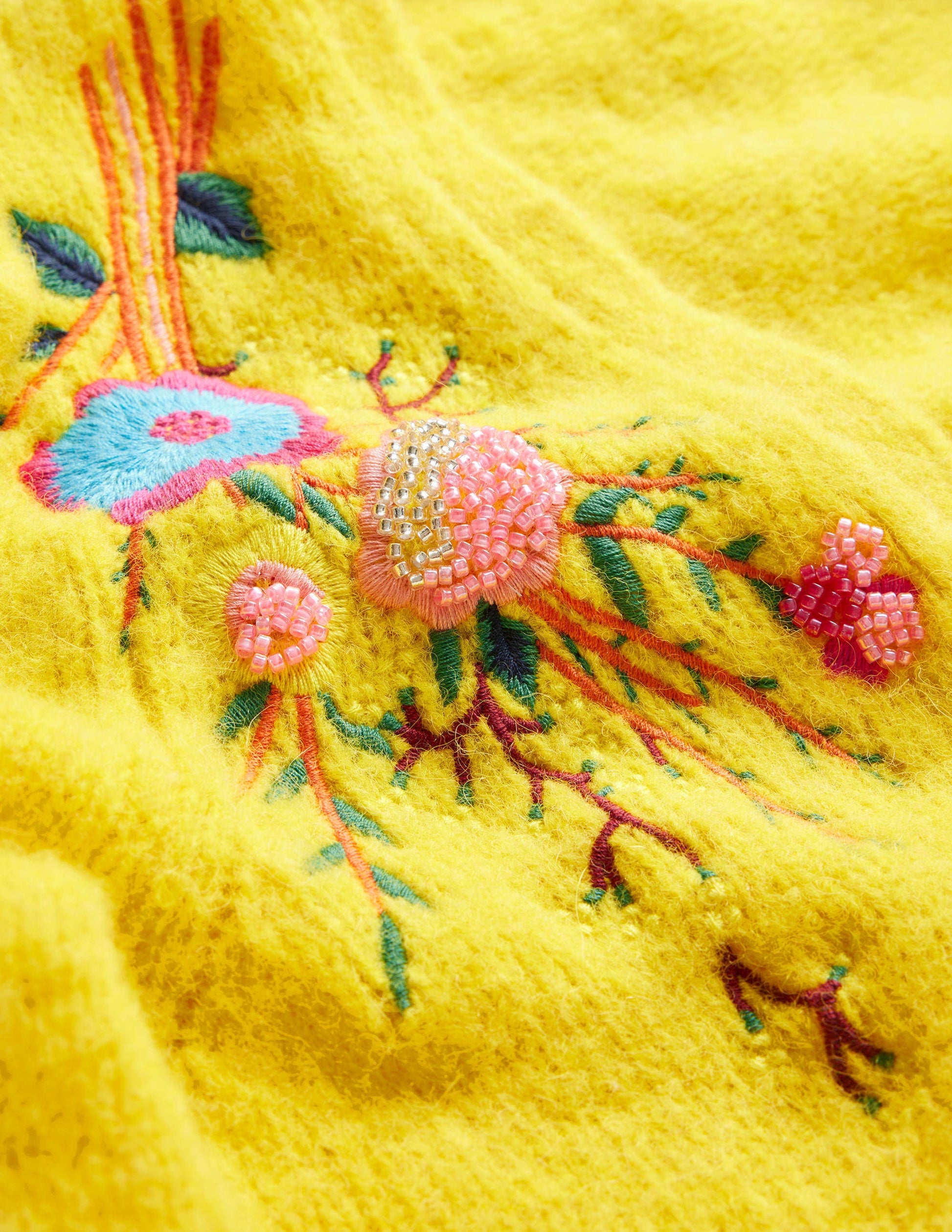 Gilet floral brodé-Motif floral jaune filigrane-7