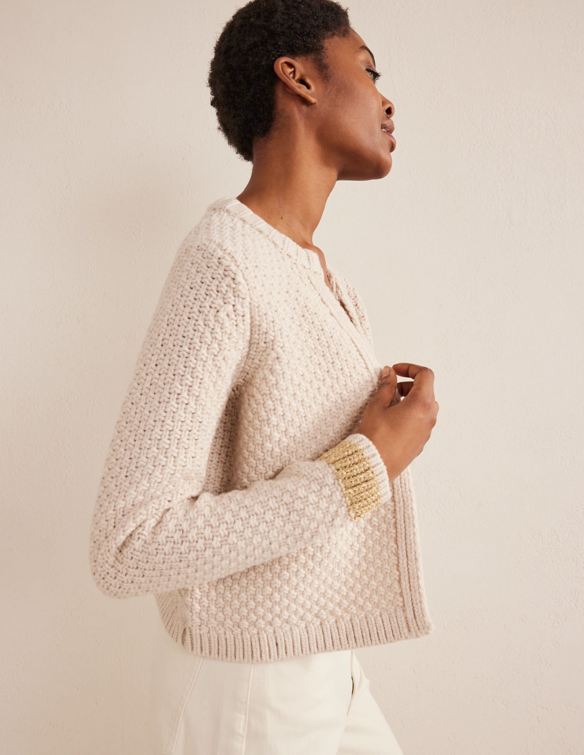 Strukturierter Grobstrick-Cardigan-Lammfell, Gold - Image 6