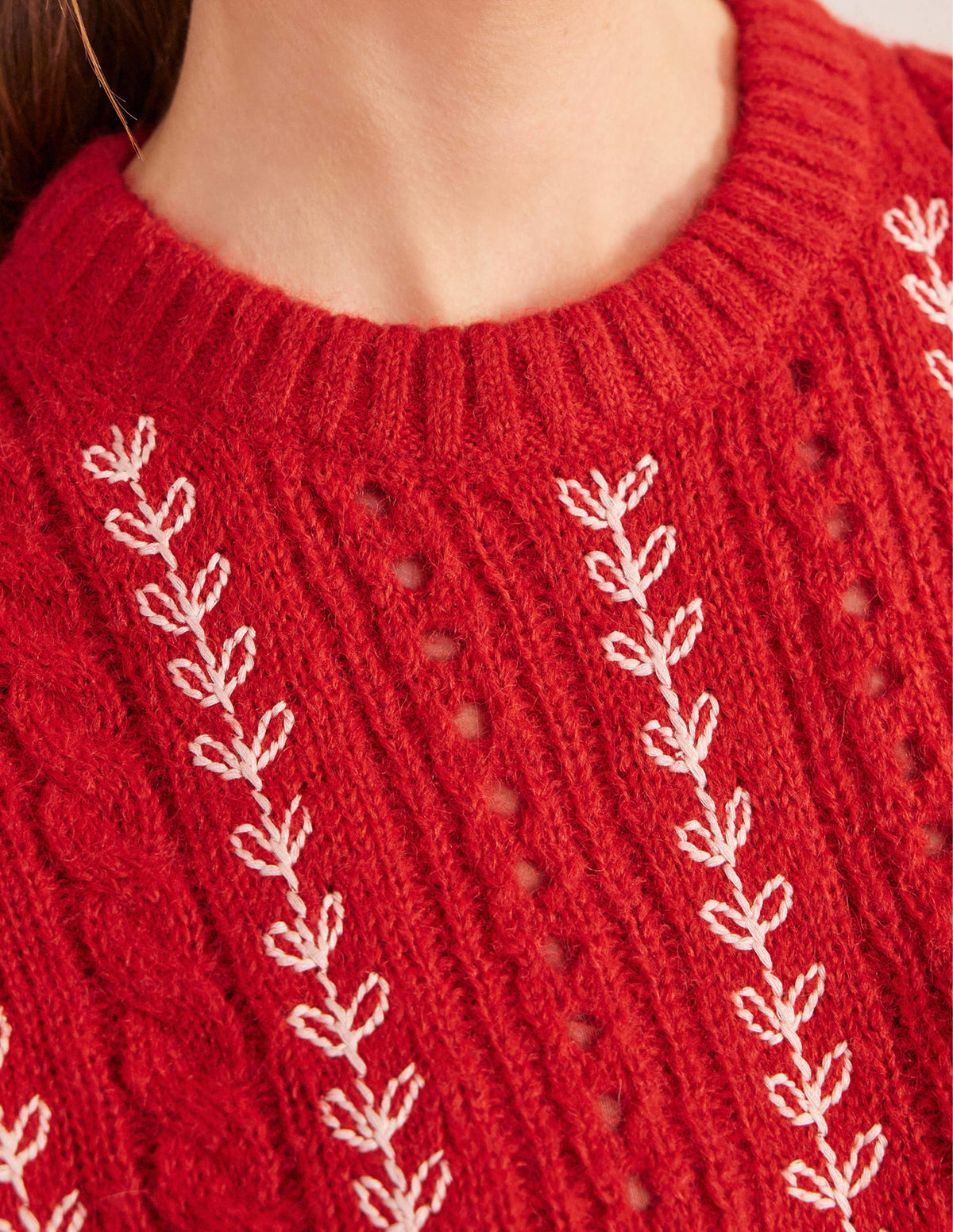 Flauschiger Pullover mit Zopfstrickmuster und Stickerei-Tomatenrot-2