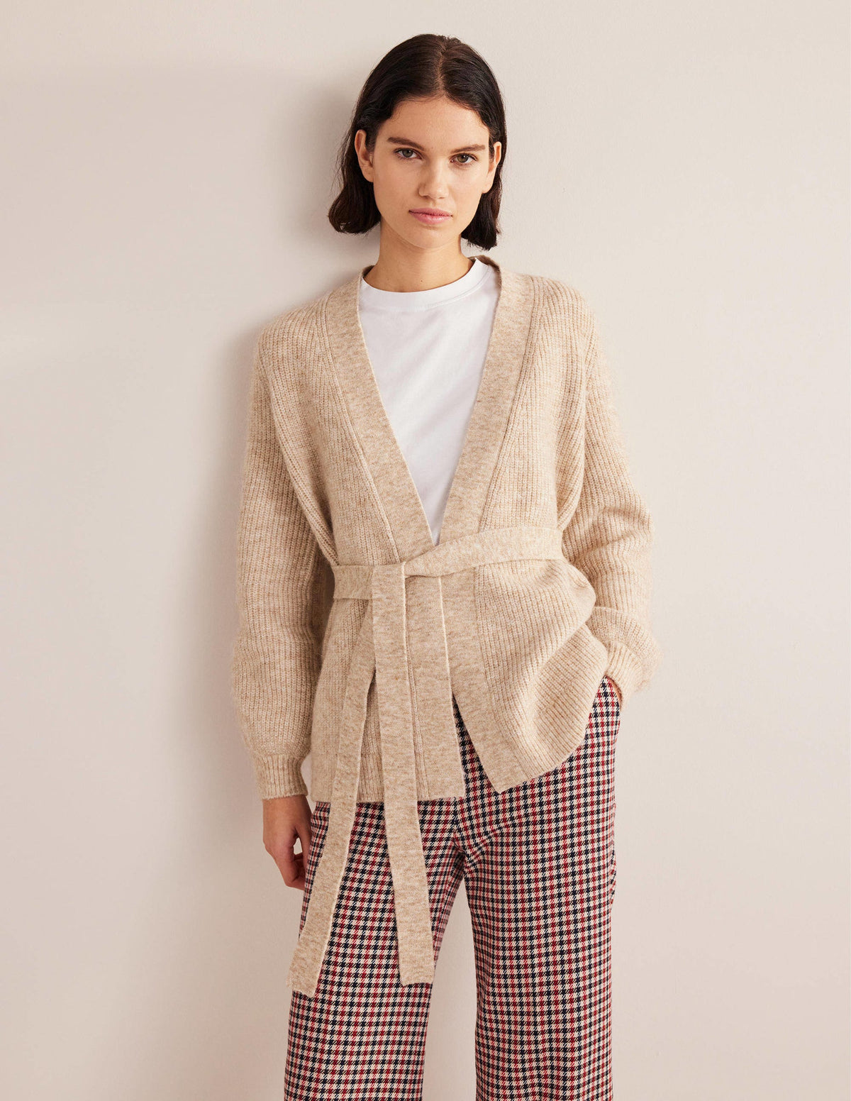 Flauschiger Cardigan mit Gürtel-Mausbraun Melange - Image 1