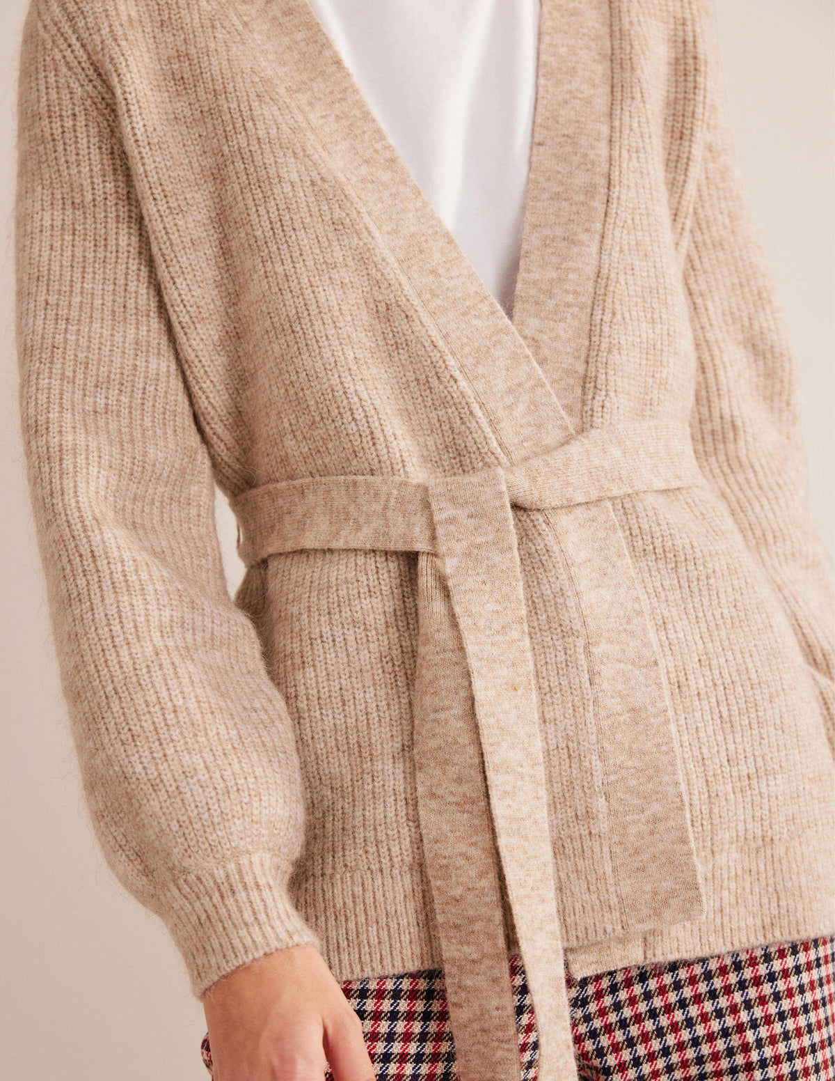 Flauschiger Cardigan mit Gürtel-Mausbraun Melange - Image 2